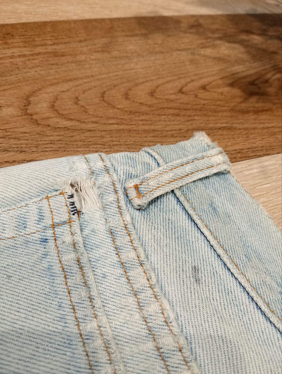Levi's Vintage Clothing LEVI'S VINTAGE LIGHT BLUE DISTRESSED JEANS Size US 31 - 12 Thumbnail