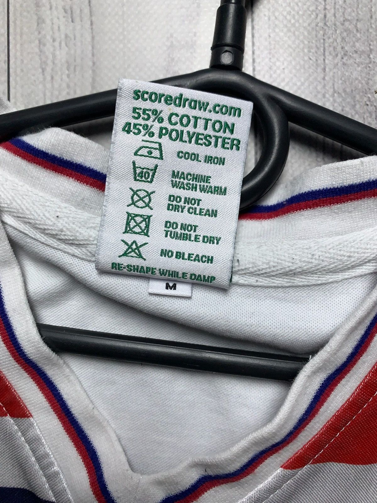 Vintage Vintage England retro soccer jersey size M Size US M / EU 48-50 / 2 - 4 Thumbnail
