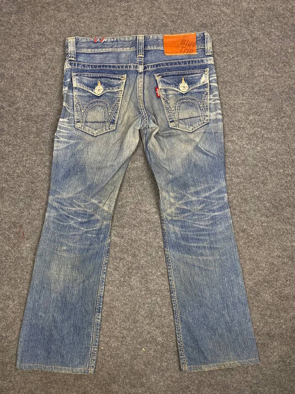 Edwin vintage edwin blue trip uneven faded distressed denim Size 35" - 1 Thumbnail