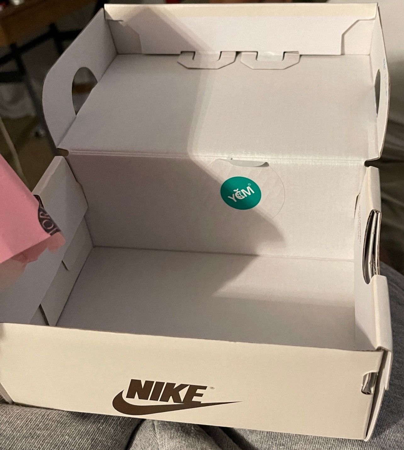 Nike × Travis Scott Travis Scott Jordan 1 low Reverse Olive kids baby size 4C Size US 5 / EU 37 - 6 Thumbnail