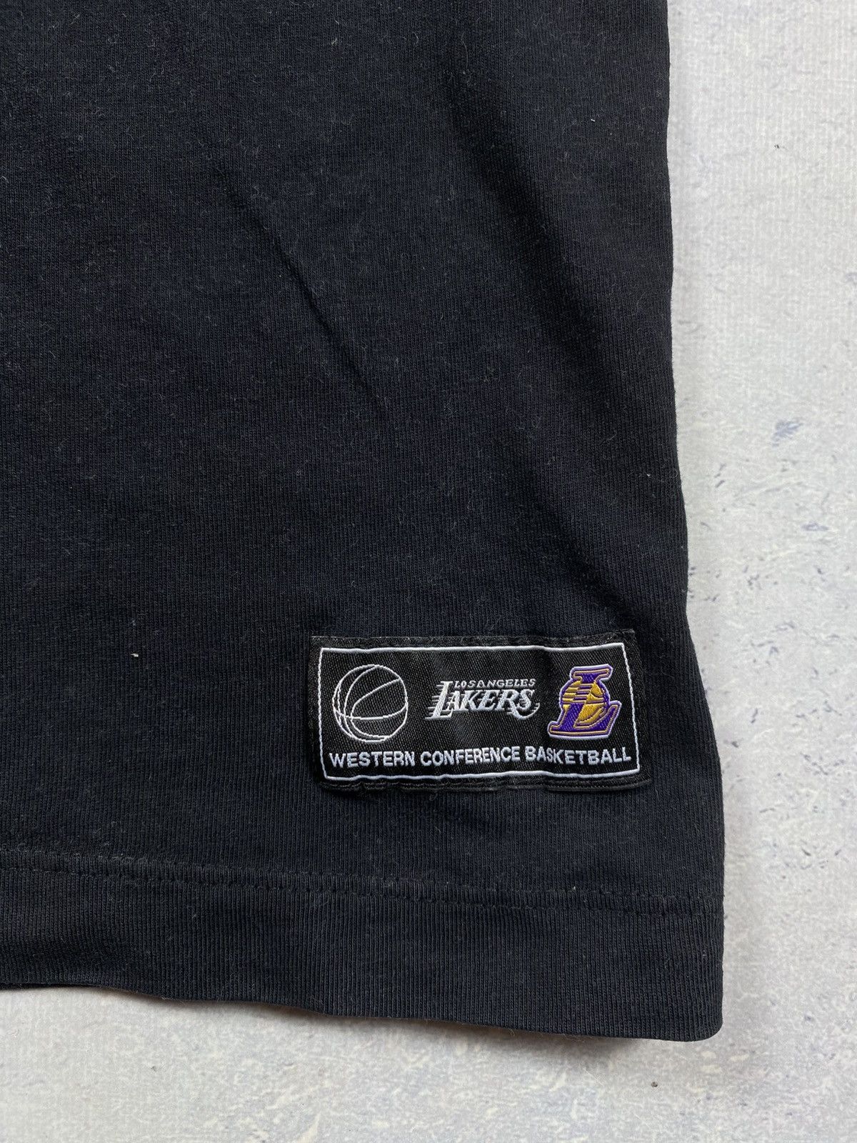 NBA Mens Black Los Angeles Lakers T-Shirt With Big Centre Logo Size US L / EU 52-54 / 3 - 4 Thumbnail