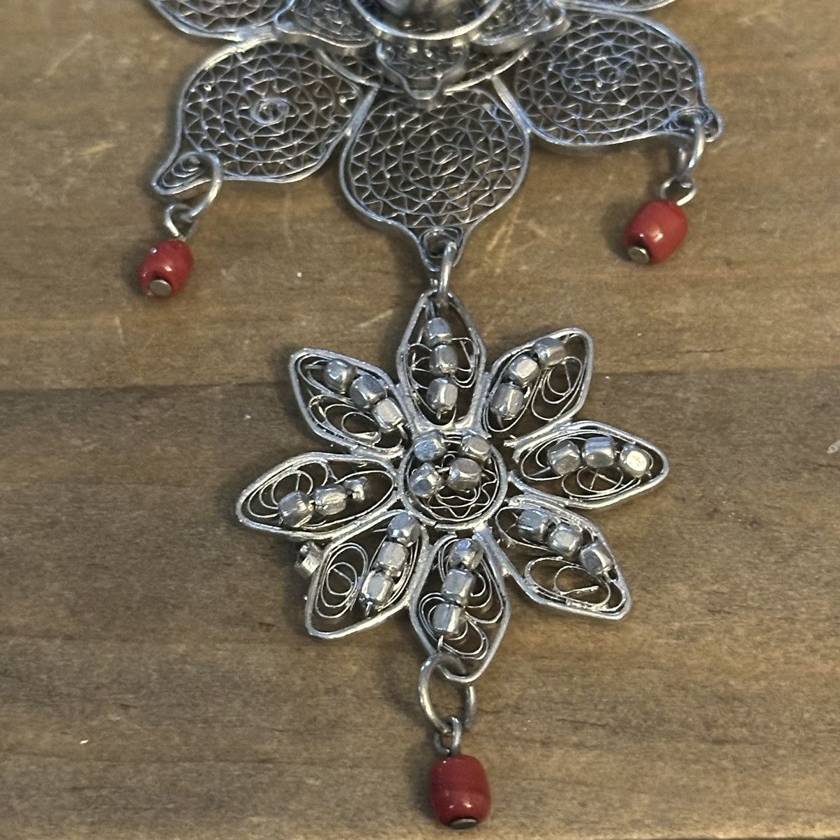 Other Intricate hand crafted sculptured flower statement necklace Size ONE SIZE - 5 Thumbnail