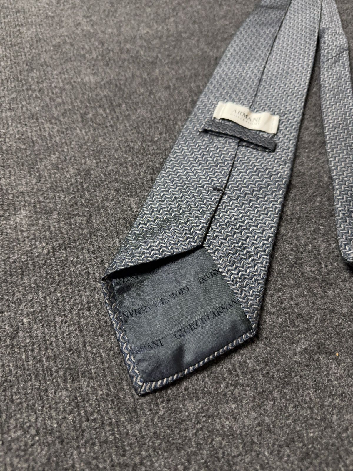 Armani Collezioni Luxury Italy Armani Collezioni Blue Pattern Silk Tie Size ONE SIZE - 5 Thumbnail