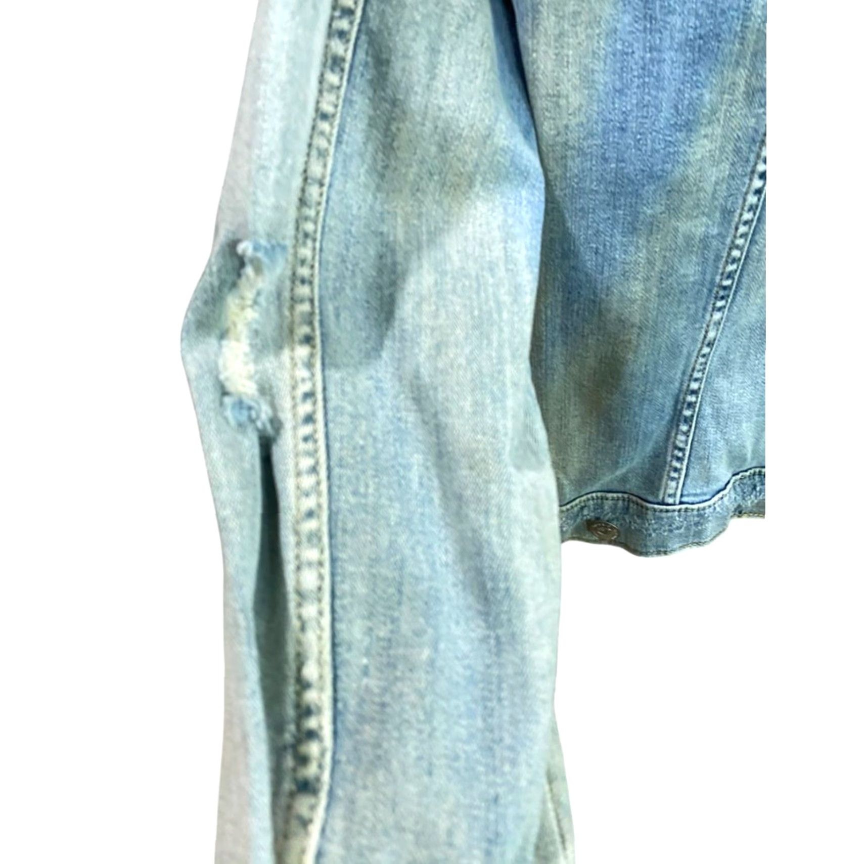 Torrid VINTAGE Torrid Jacket Jeans Distressed Light Wash Denim 4X Womens Plus Size Shirt? Size 40" / US 18 - 6 Thumbnail