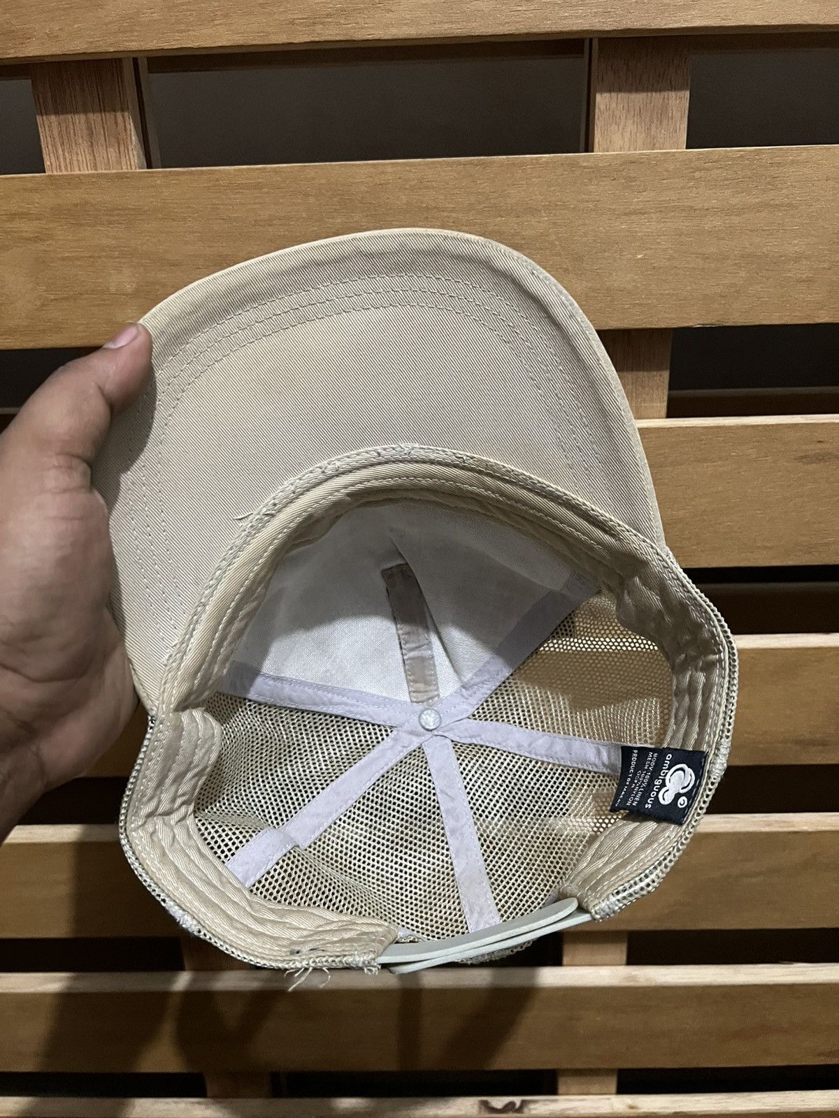 Ambigous desainer hat vintage