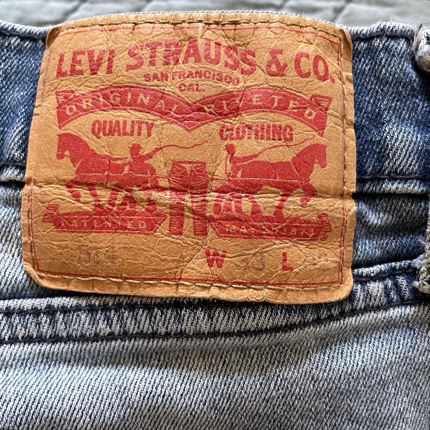 Levi's Levi's 514 Jeans Mens 33x32 Blue Regular Straight Light Wash Ripped Denim Mid Rise Jeans Size US 33 - 3 Thumbnail