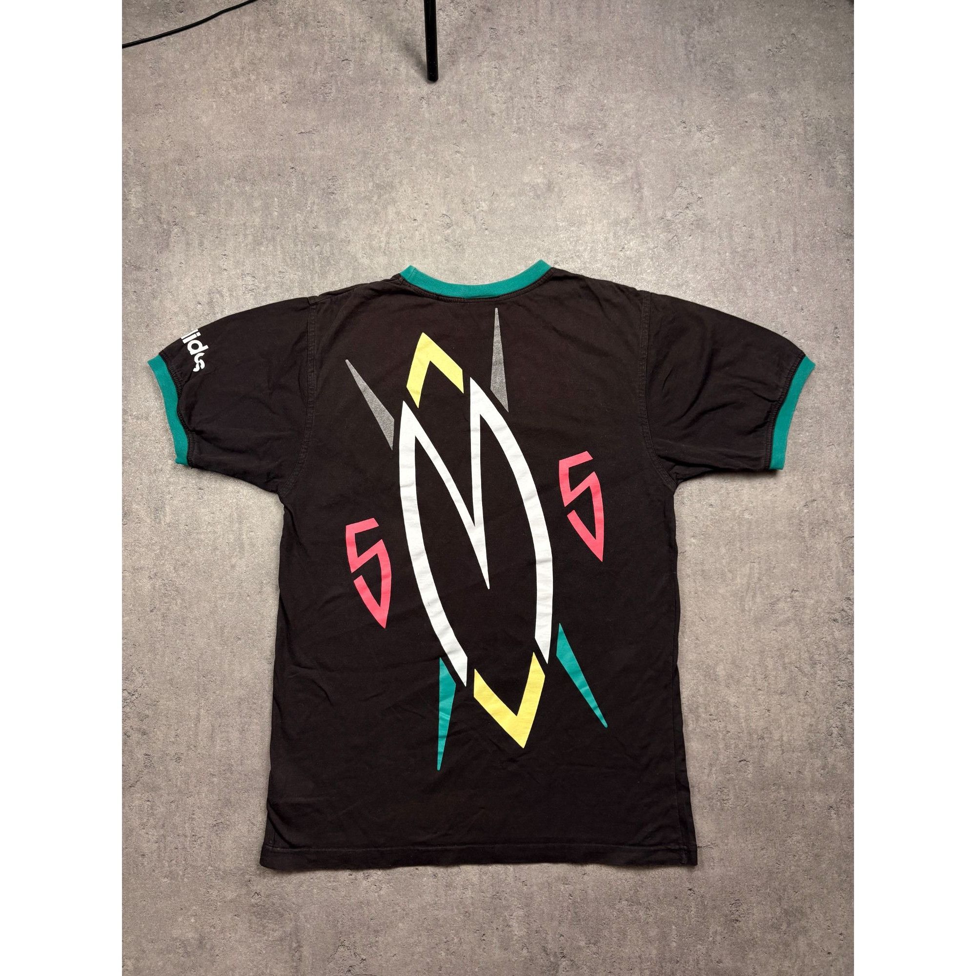 Adidas Vintage 90s Adidas Trefoil Graphic T-Shirt - Rare Abstract D Size US M / EU 48-50 / 2 - 4 Thumbnail