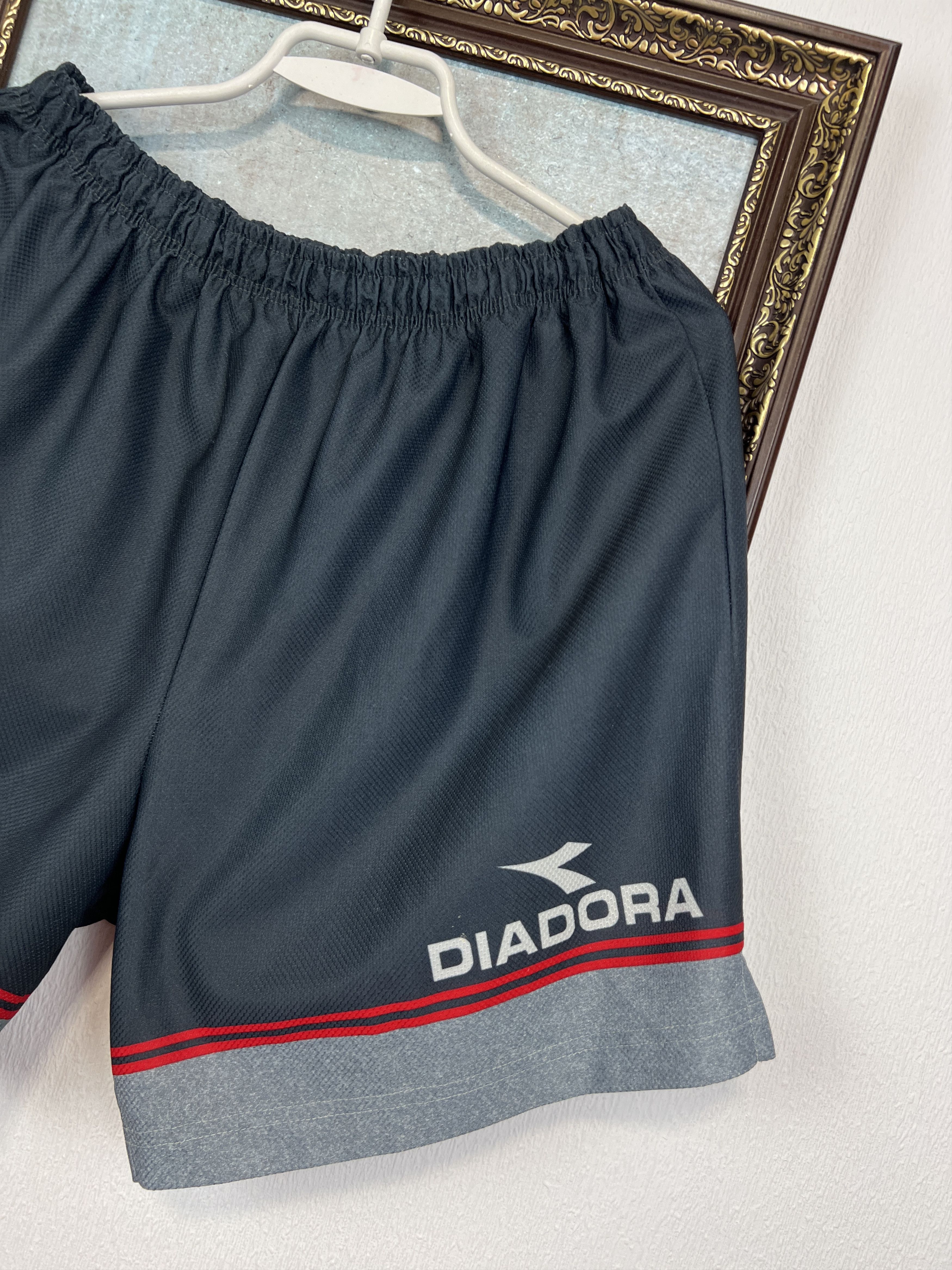 Diadora VIntage 90's Belgium Football Shorts Soccer Athletic Sport Size US 36 / EU 52 - 2 Thumbnail