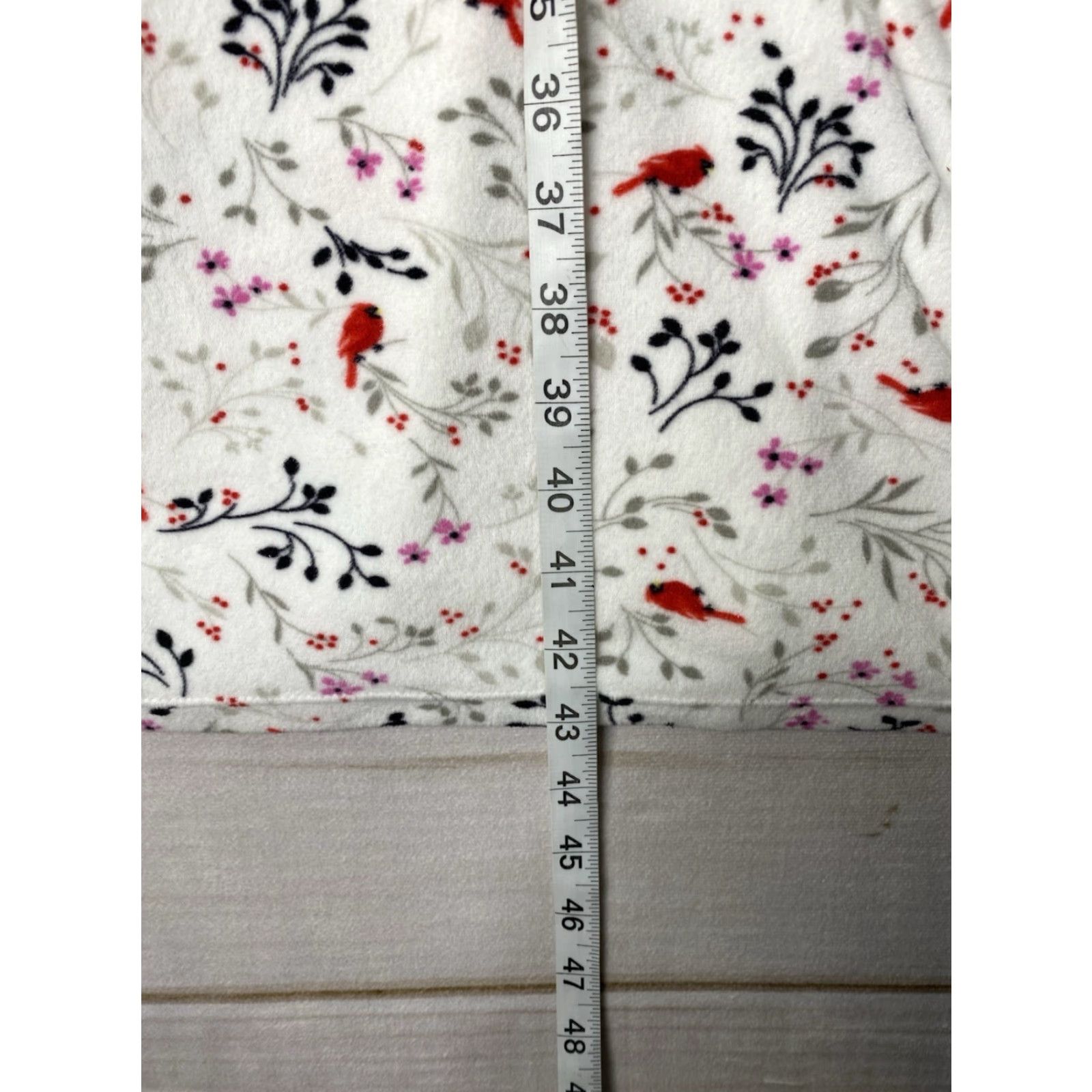 Ariat Aria Nightgown Womens XL White Cardinal Fleece Long Sleeve Button Round Neck Gown Pattern Birds Holiday Winter Spring Size ONE SIZE - 6 Thumbnail
