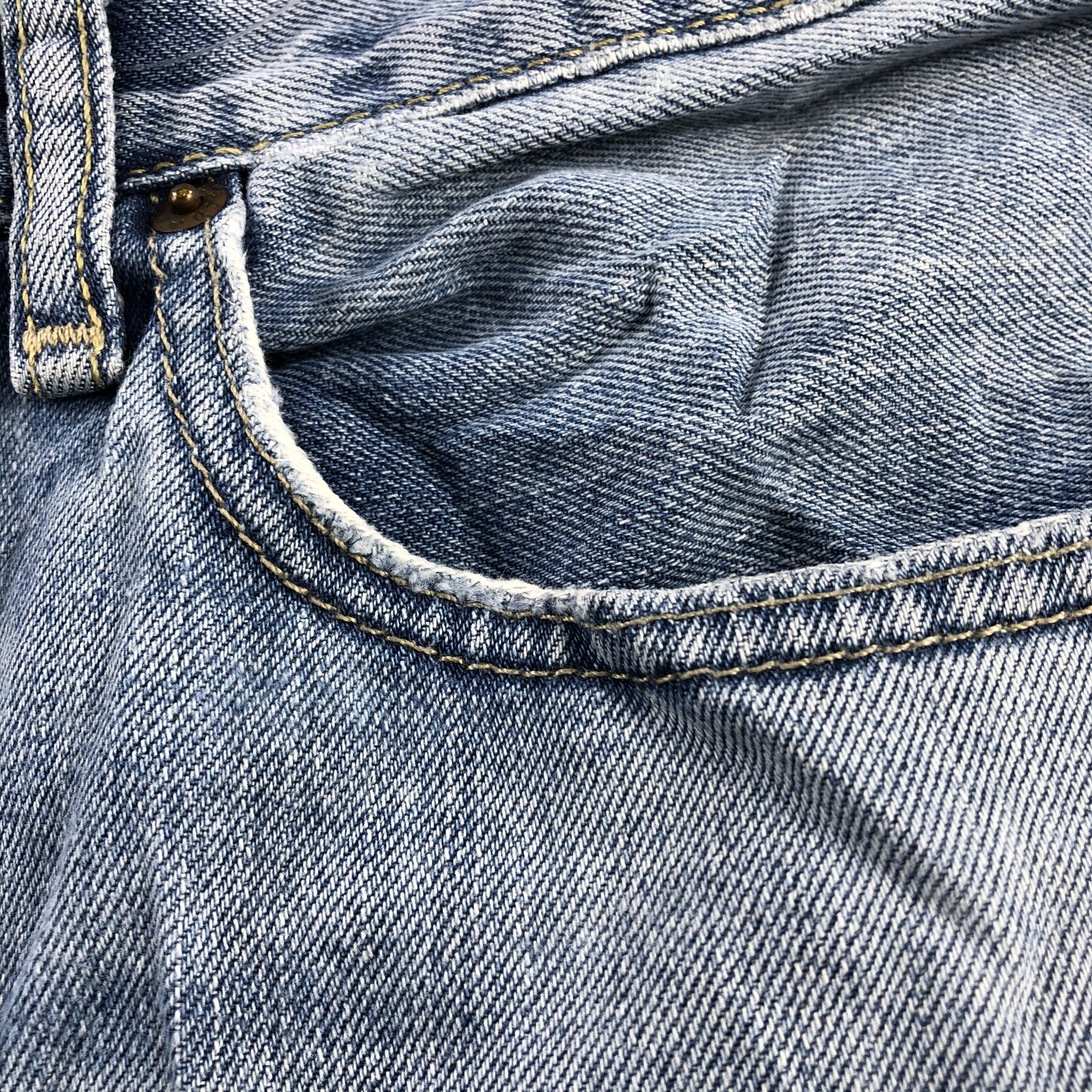 Levi's Vintage Levis 505 Jeans Medium Wash Denim KJ1066 Size US 38 / EU 54 - 12 Thumbnail