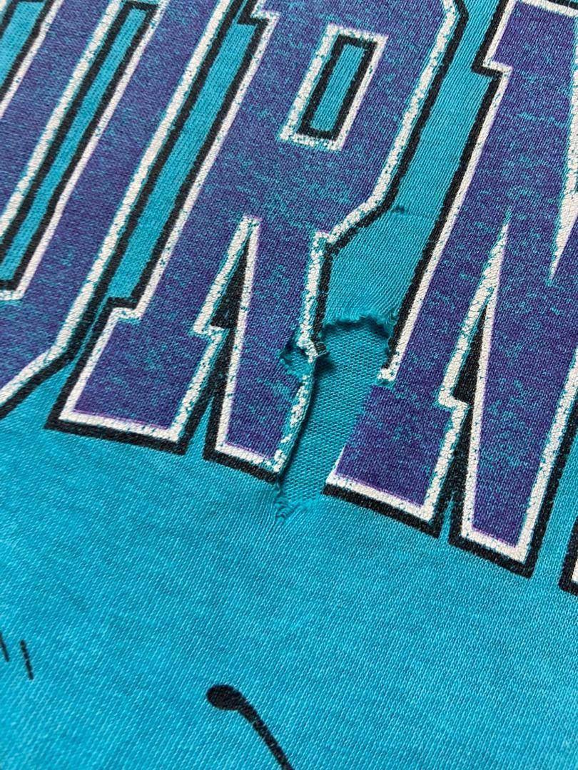 Japanese Brand Charlotte Hornets 🐝 Baggy Tshirt (180) Size US XL / EU 56 / 4 - 7 Thumbnail