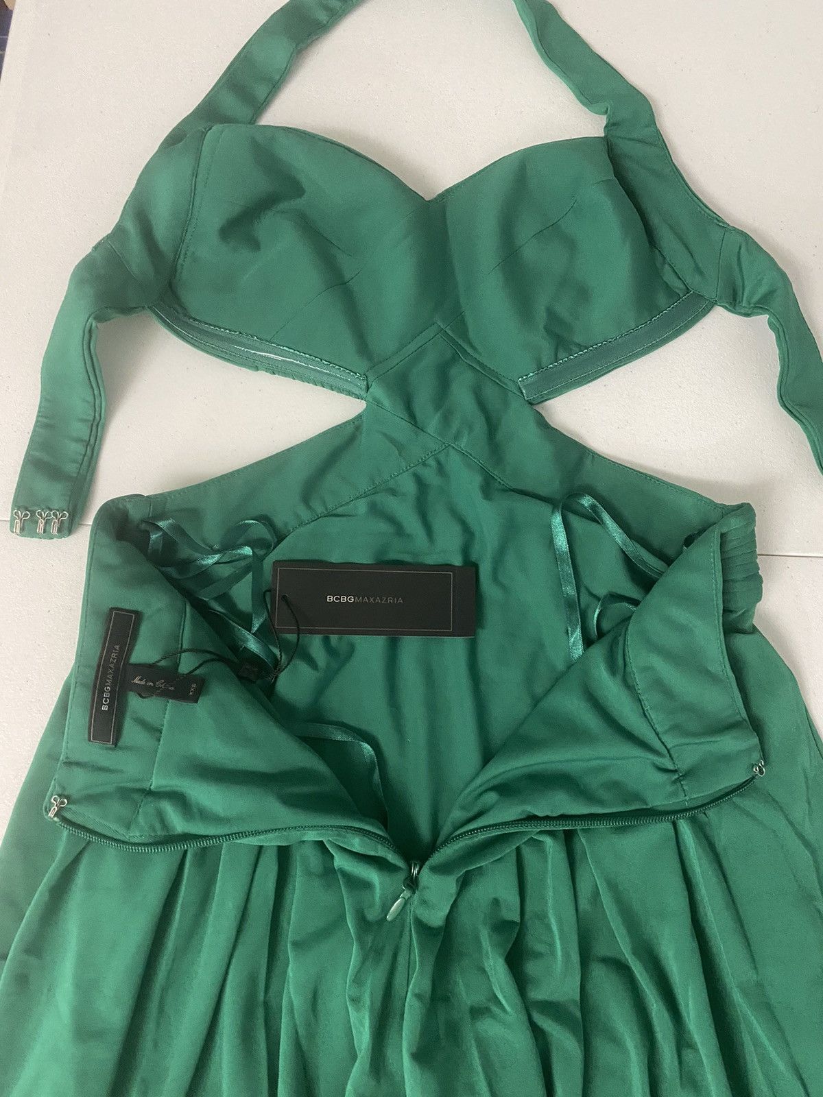 Bcbgmaxazria NWT BCBG MaxAzria green shea halter cutout dress XXS New Size XXS / US 00 / IT 34 - 12 Thumbnail