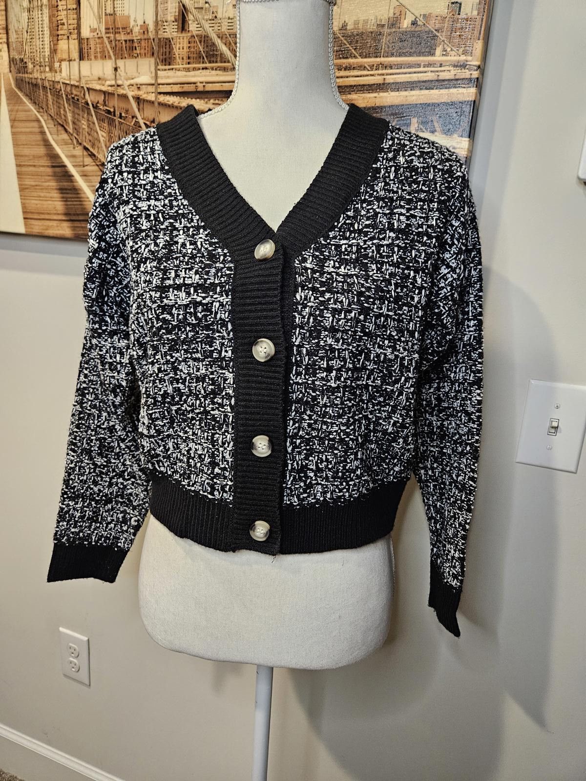 Designer Jessica Simpson Black and White Knit Sweater Size S / US 4 / IT 40 - 1 Thumbnail