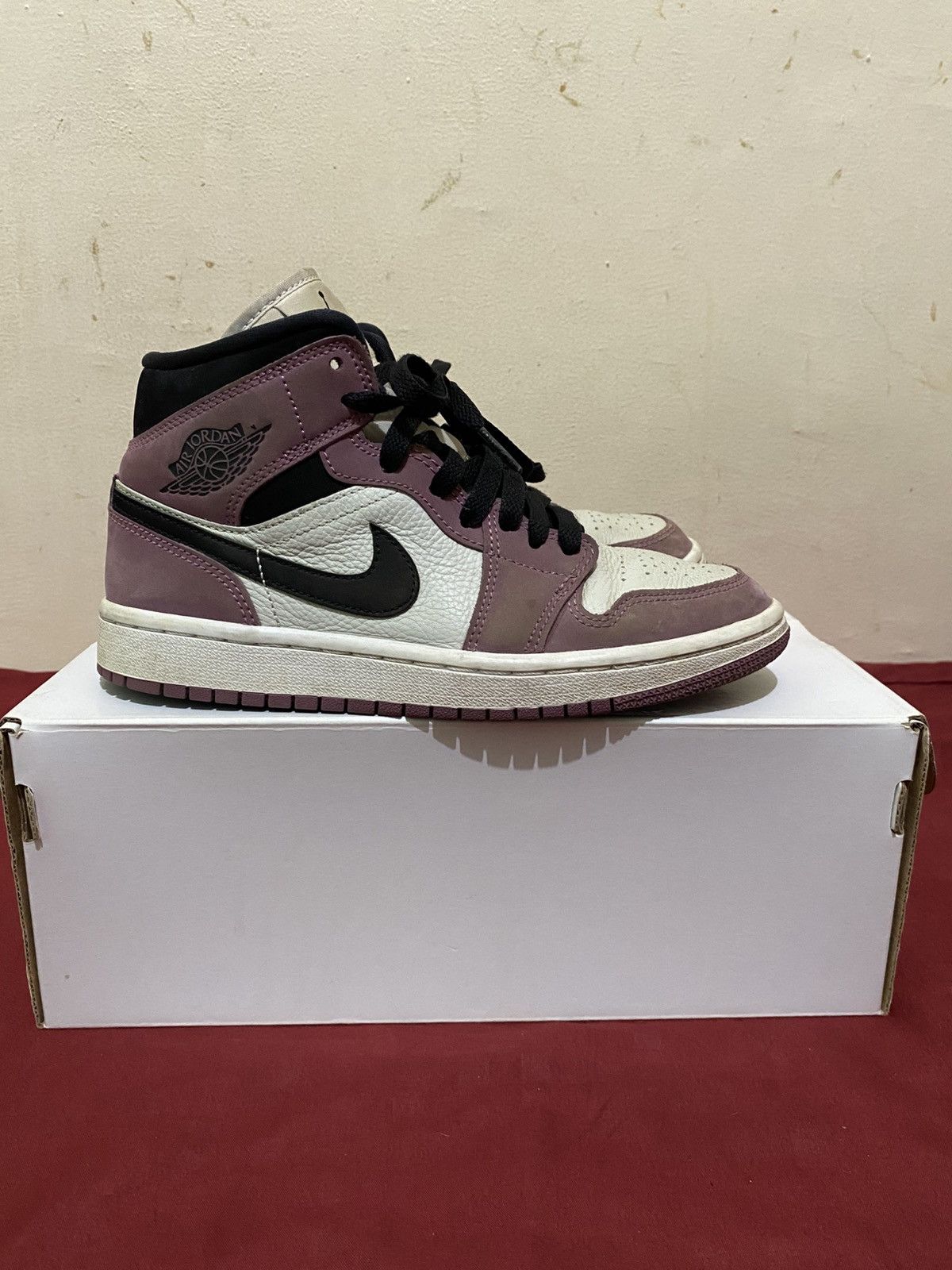 Air Jordan 1 Light Mulberry