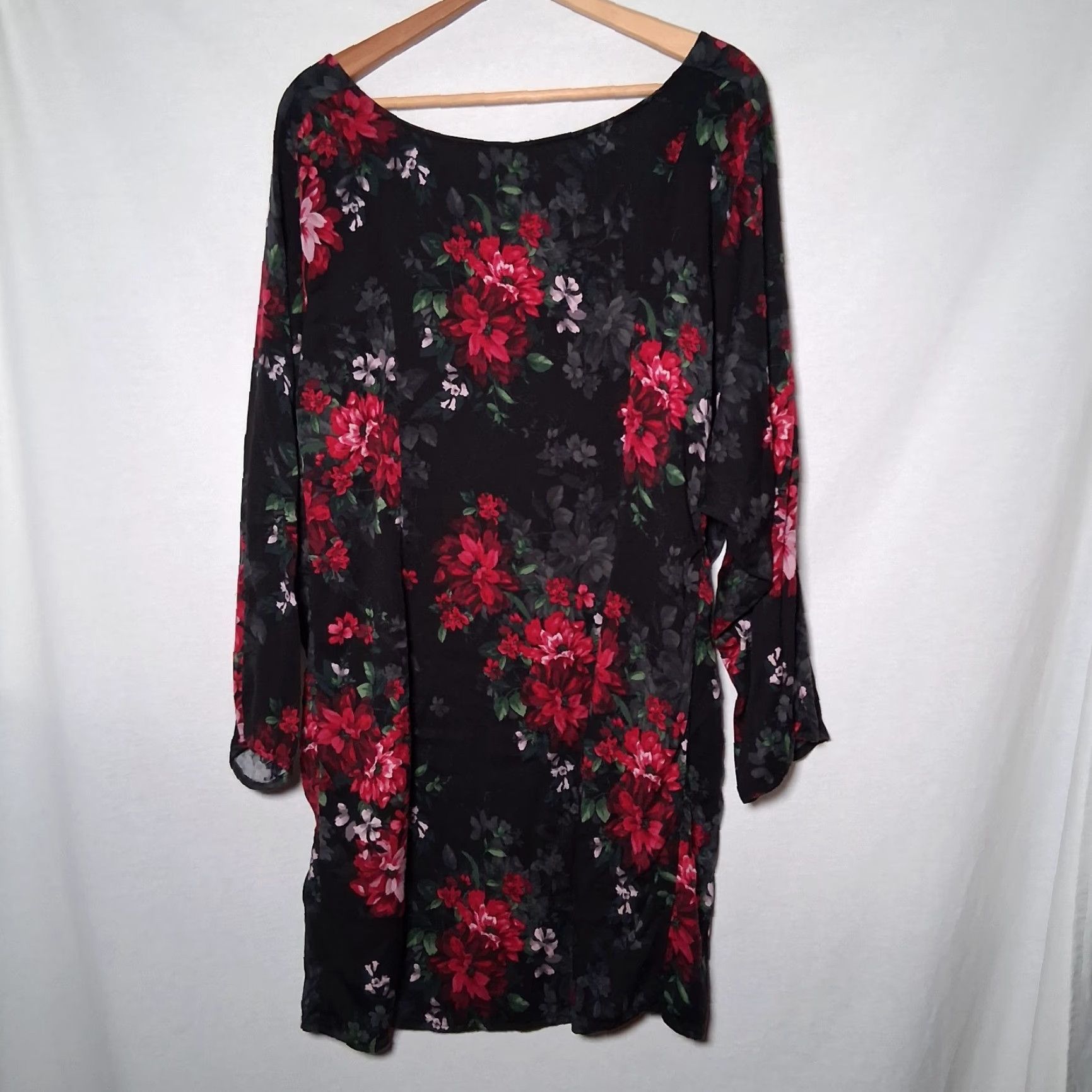 Torrid Torrid Plus Size 5X Blouse Black Floral Button Up Long Sleeve Size XXL / US 16-18 / IT 52-54 - 2 Thumbnail