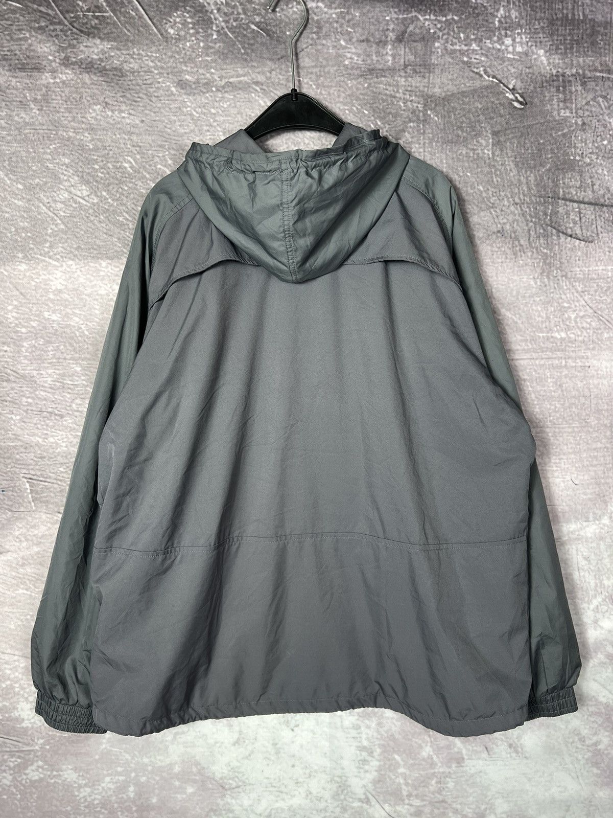 Nike × Vintage Nike Vintage Windbreaker Grey Tags Men’s Jacket Size US L / EU 52-54 / 3 - 2 Thumbnail