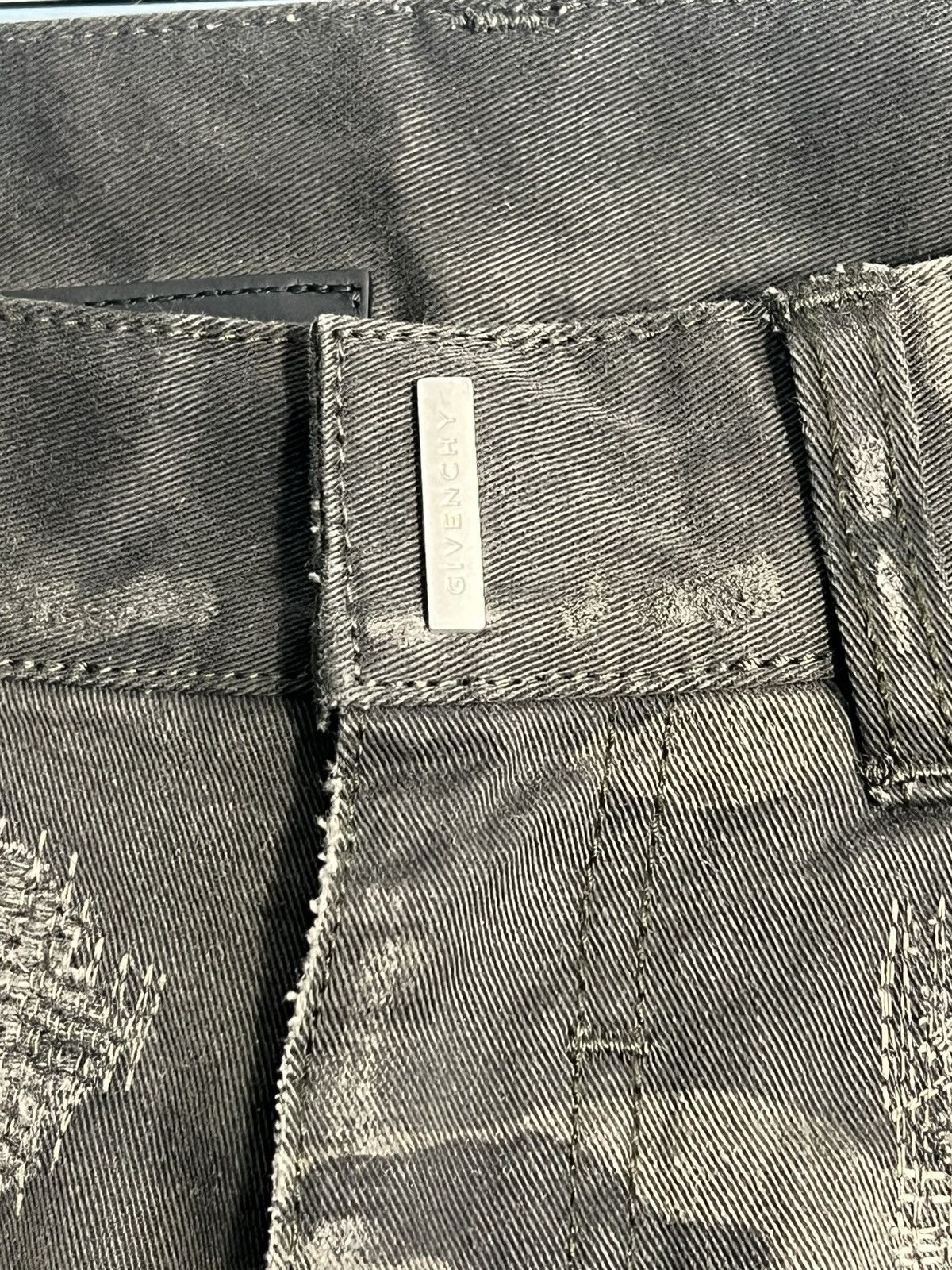 Givenchy GIVENCHY CAMO BORO DISTRESSED DENIM JEANS Size US 30 / EU 46 - 3 Thumbnail
