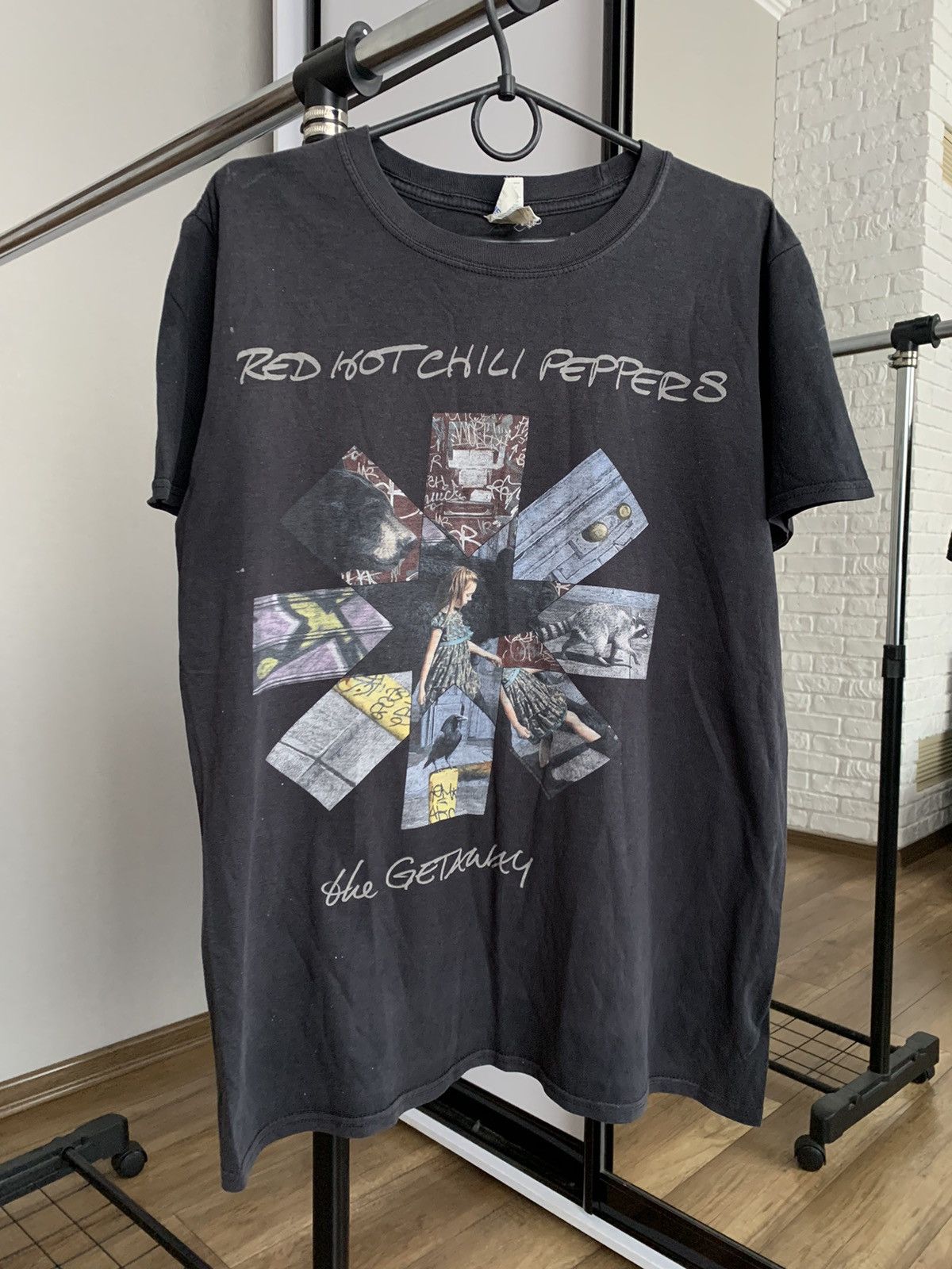 Band Tees × Vintage Red Hot Chili Peppers Getaway Band T-Shirt Tee Vintage Size US M / EU 48-50 / 2 - 1 Thumbnail