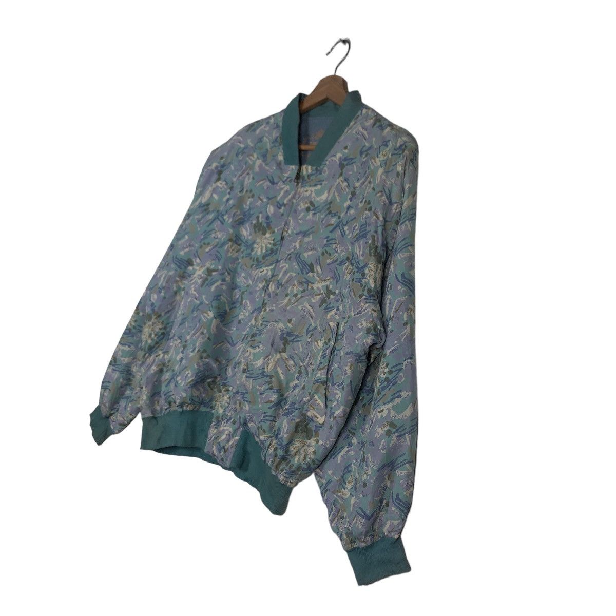 Japanese Brand 🔥Vintage Bomber Jacket Favored Pure Silk Over Print Flower Size US M / EU 48-50 / 2 - 2 Thumbnail