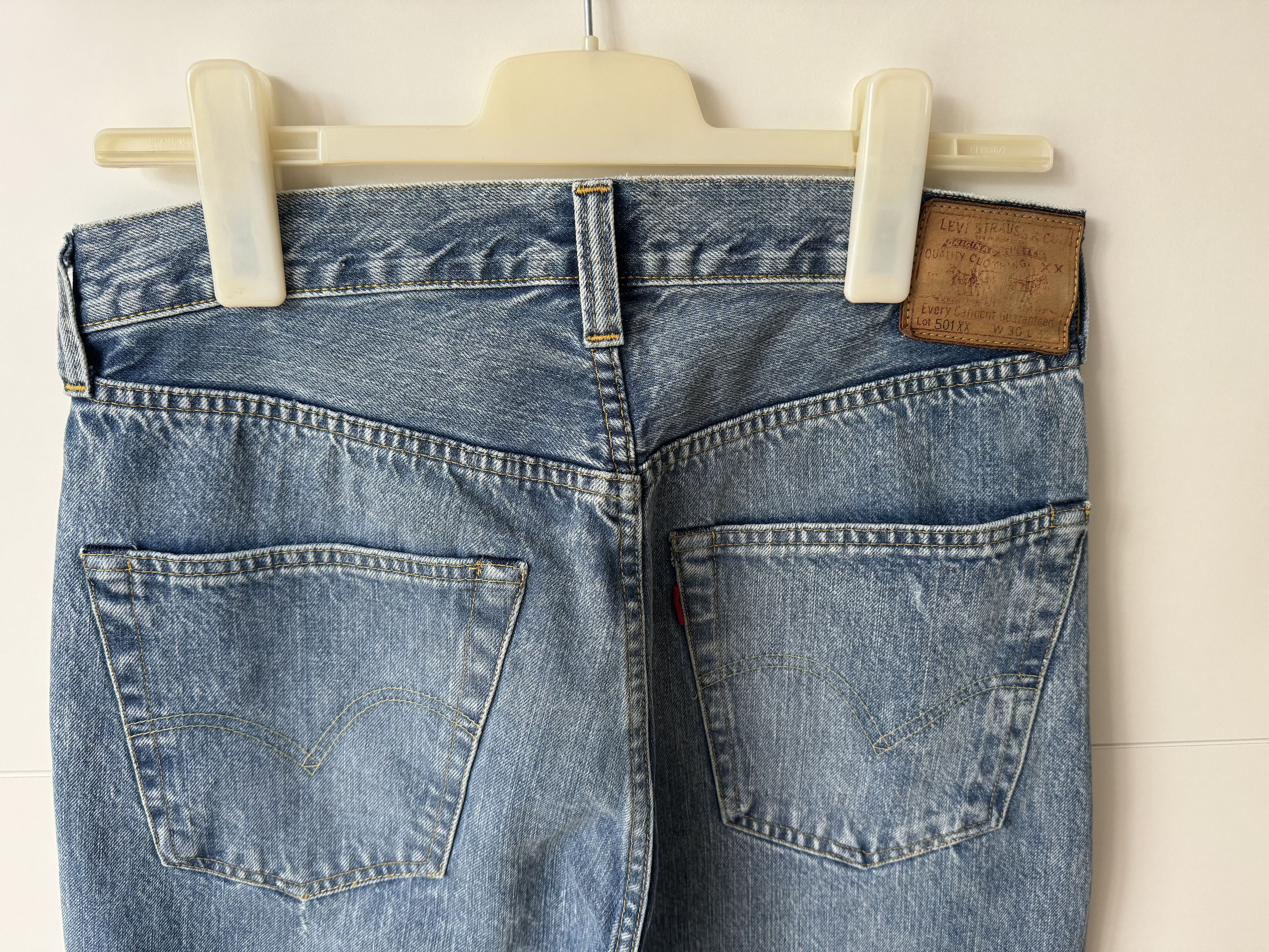Levi's Vintage Clothing [W30/L32] 1947 501 Jean (Beaches) Size US 30 / EU 46 - 8 Thumbnail