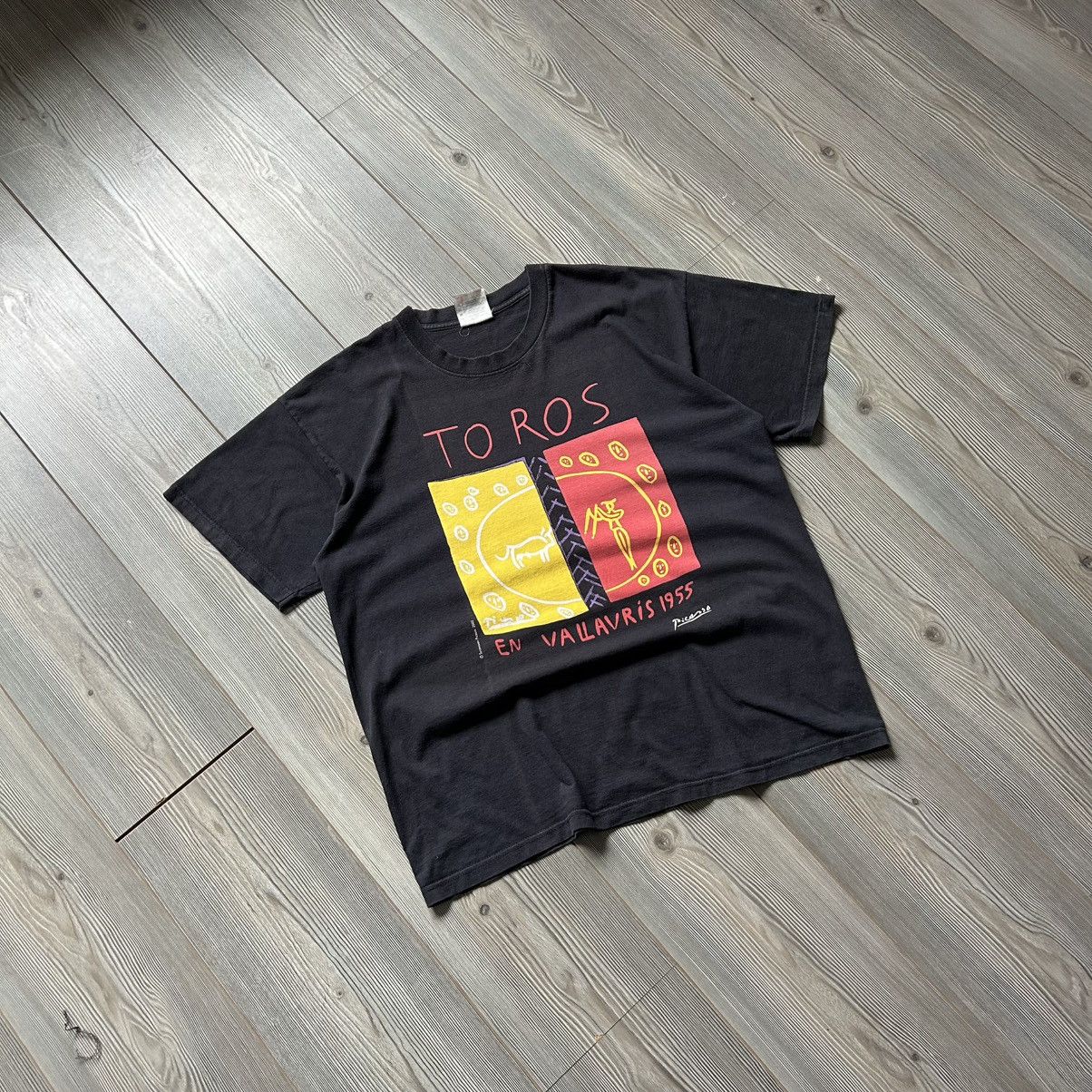 Band Tees × Vintage Vintage 90s Picasso TOROS EN VALLAURIS 1995 Art T Shirt Fade Size US XL / EU 56 / 4 - 2 Thumbnail