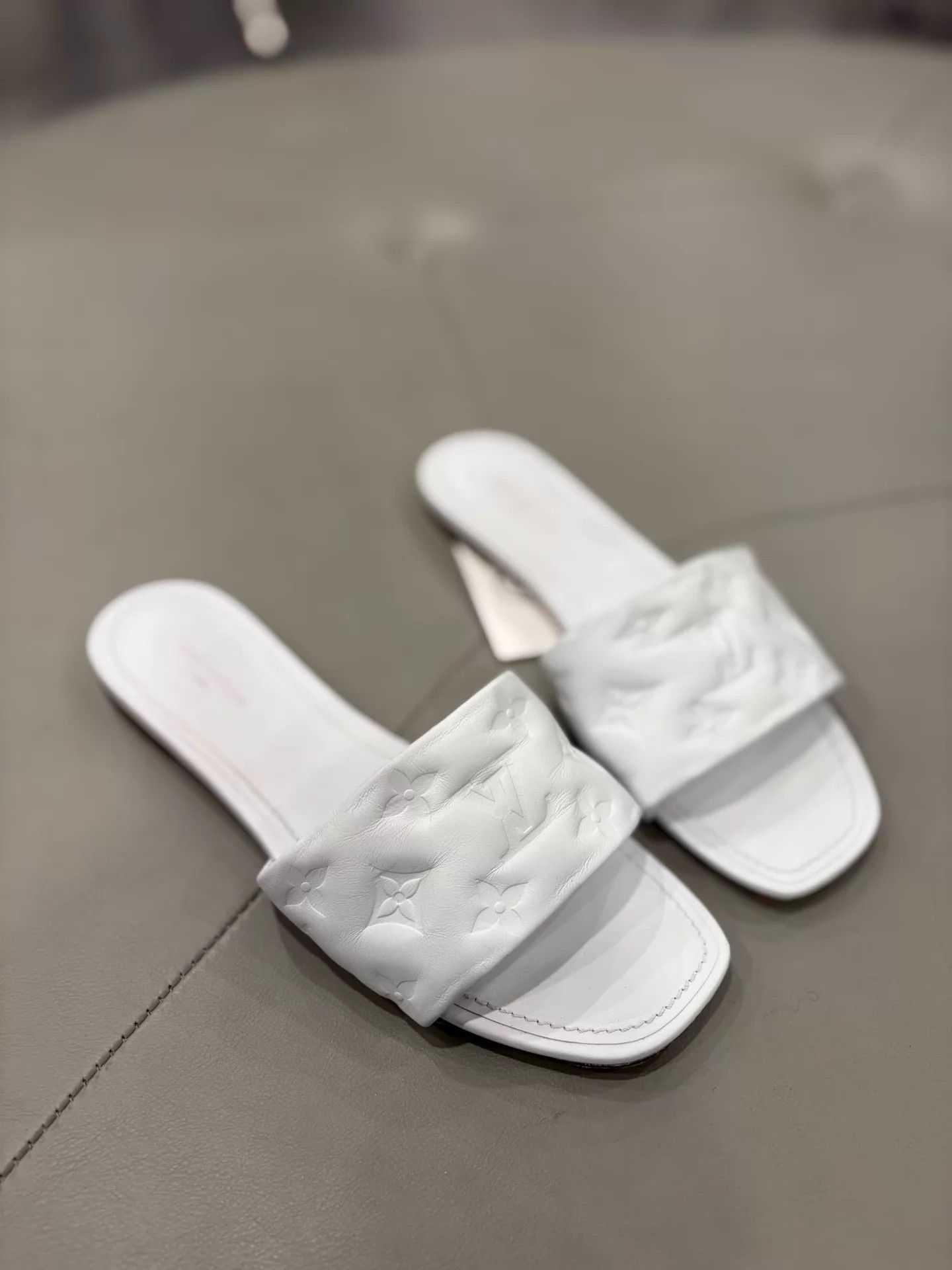 Louis Vuitton LV White Embossed Monogram Slippers 99 New 38 Size US 7.5 / IT 37.5 - 2 Thumbnail