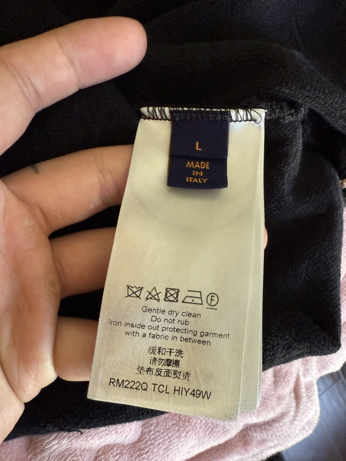 Louis Vuitton LV SIGNATURE 3D Pocket Monogram Tshirt Size US L / EU 52-54 / 3 - 5 Thumbnail