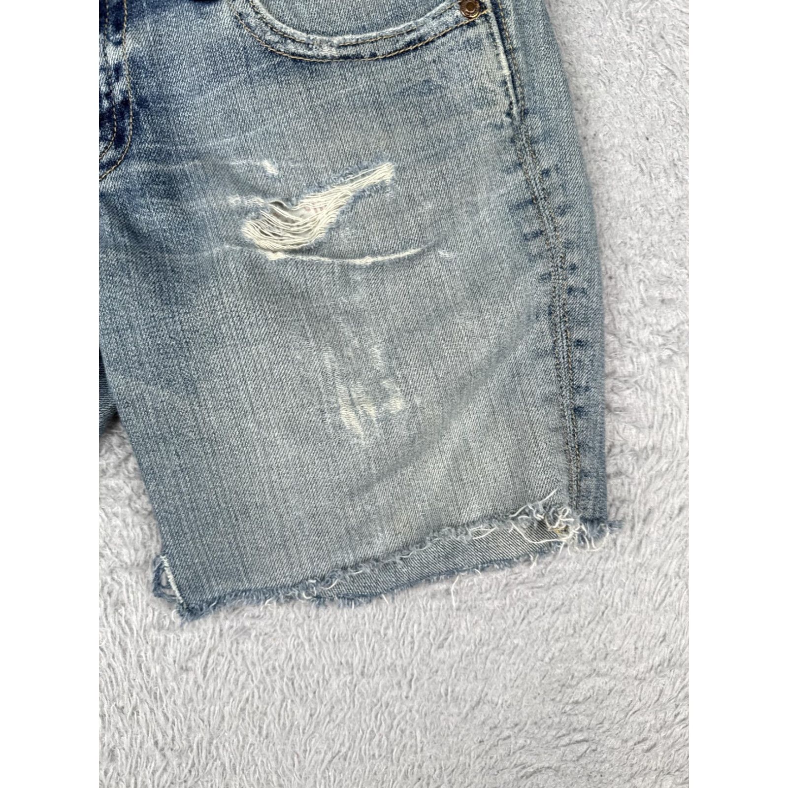 Miss Me VINTAGE is not applicable. Miss Me Bermuda Shorts Womens 27 Denim Blue Windsor Distressed 5-Pocket Comfort Zip Fly Button Low Rise 7.5in Inseam Womens Size 27" / US 4 / IT 40 - 2 Thumbnail
