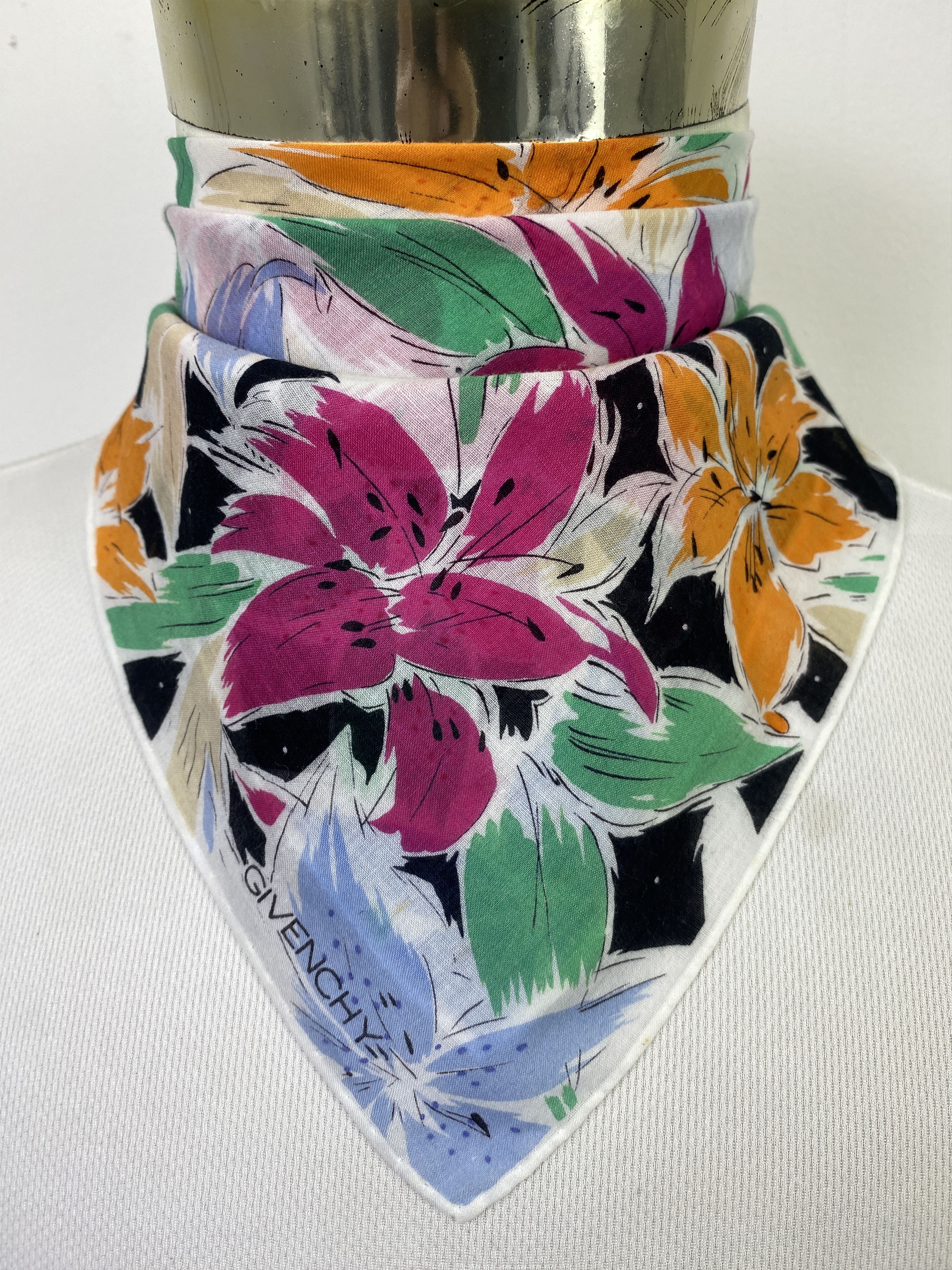 Givenchy Vintage Givenchy Handkerchief / Neckerchief KT0169 Size ONE SIZE - 1 Thumbnail