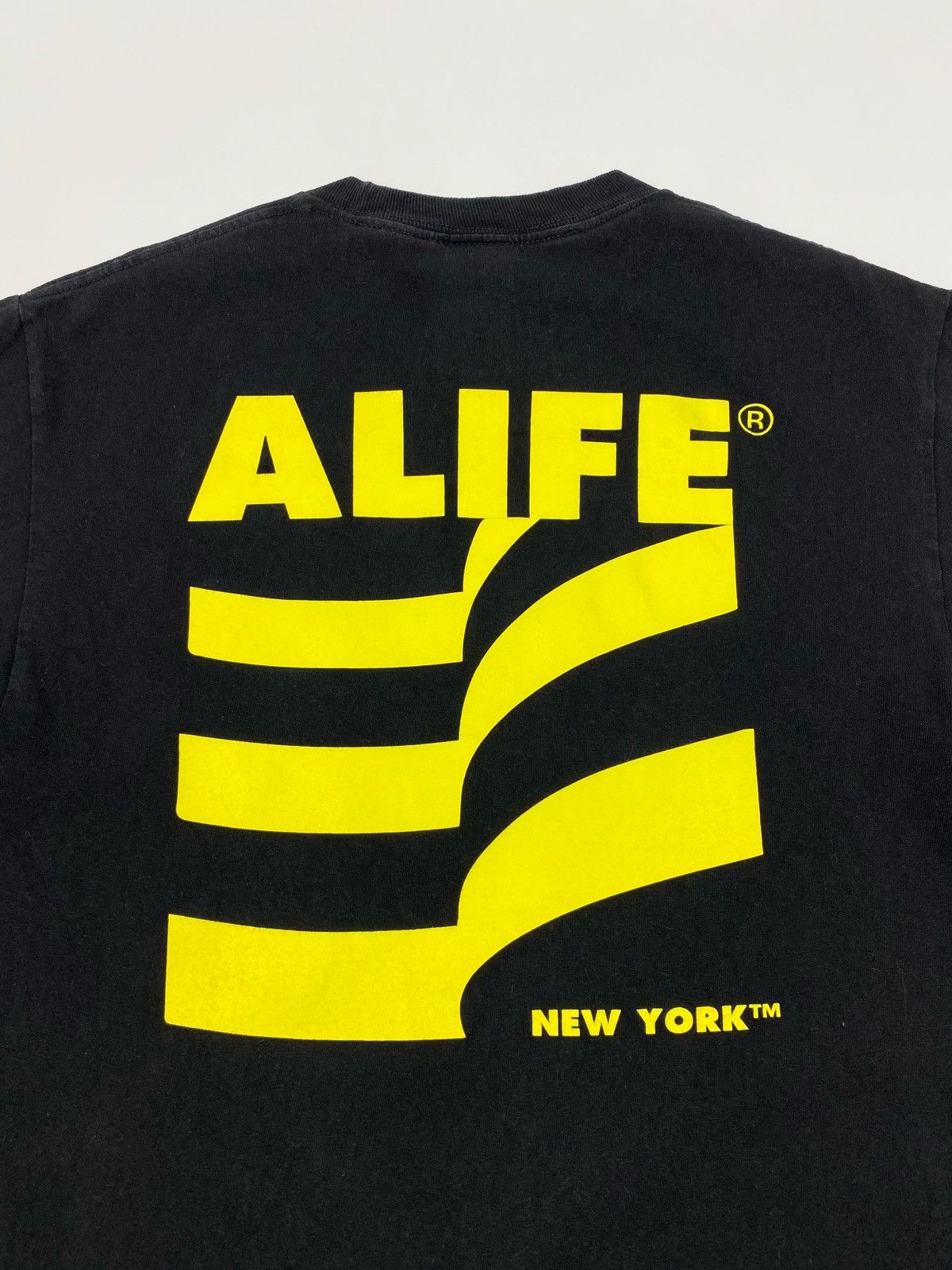 Alife Alife New York Museum Graphic Tee Size US M / EU 48-50 / 2 - 5 Thumbnail