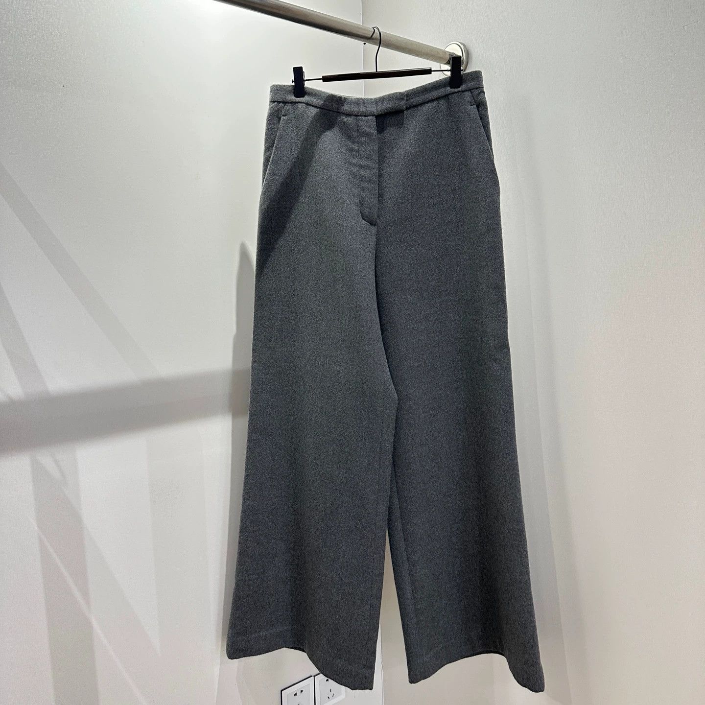 Loro Piana Loro Piana may497 Cashmere Wide-Leg Trousers 42 Size 28" / US 6 / IT 42 - 1 Thumbnail
