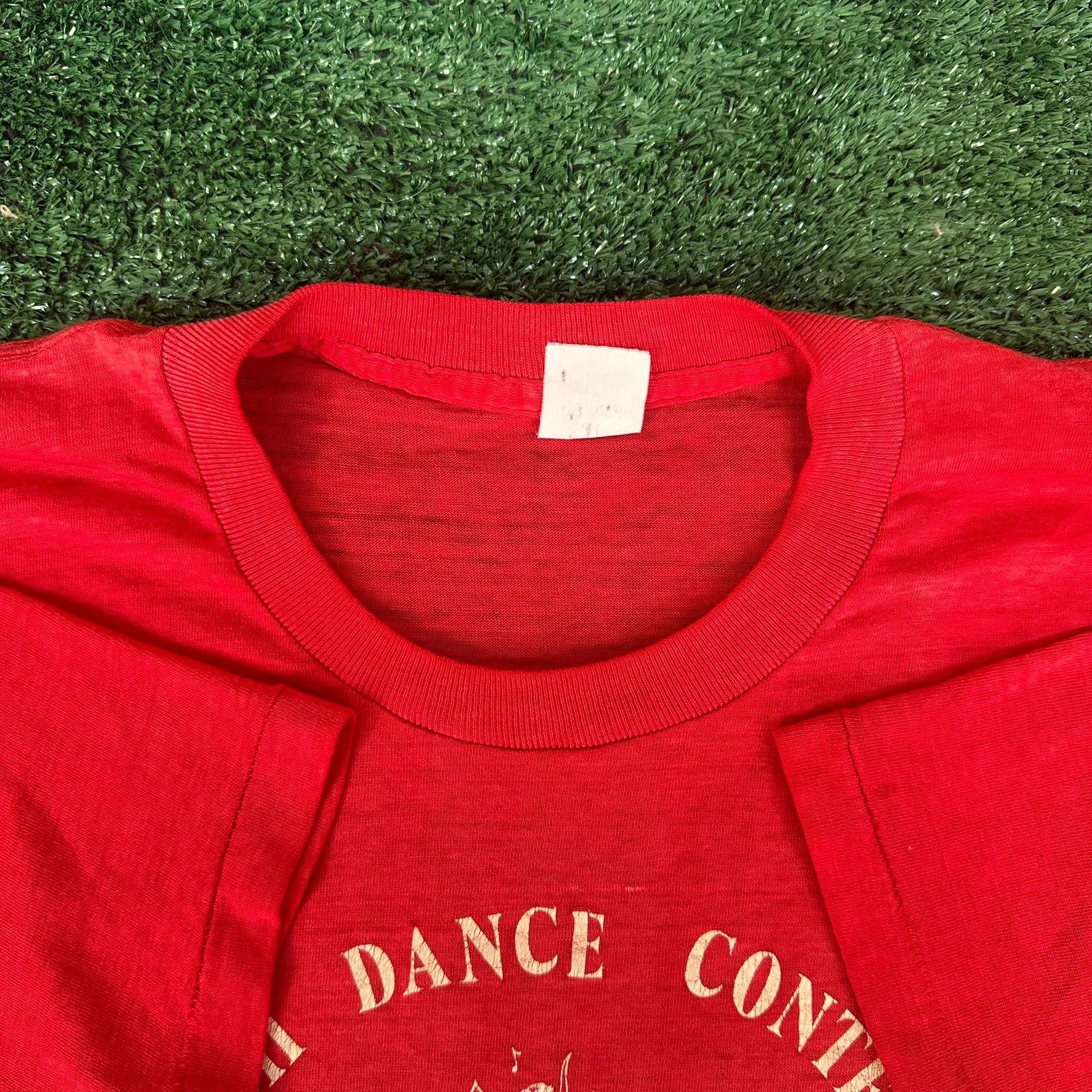 Vintage Vintage 80s AOII Sorority Dance Contest T-Shirt Red S/M Sing Size US M / EU 48-50 / 2 - 4 Thumbnail