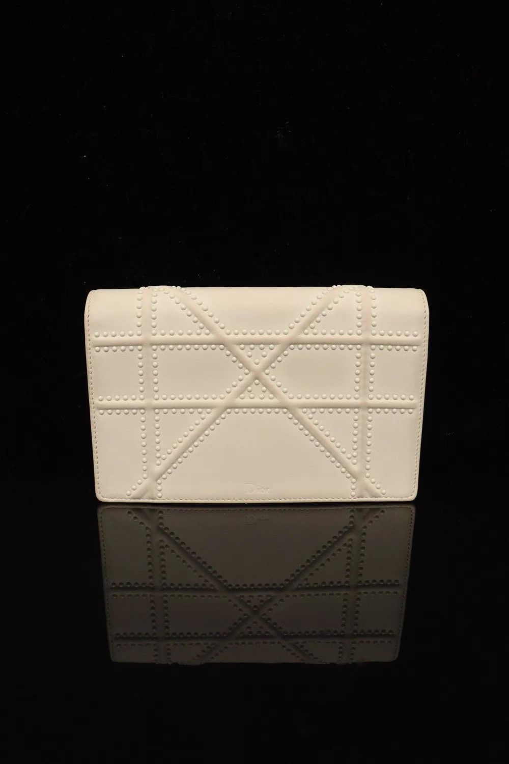 Dior Dior Shield Matte White Chain Bag 19x12 Size ONE SIZE - 4 Thumbnail