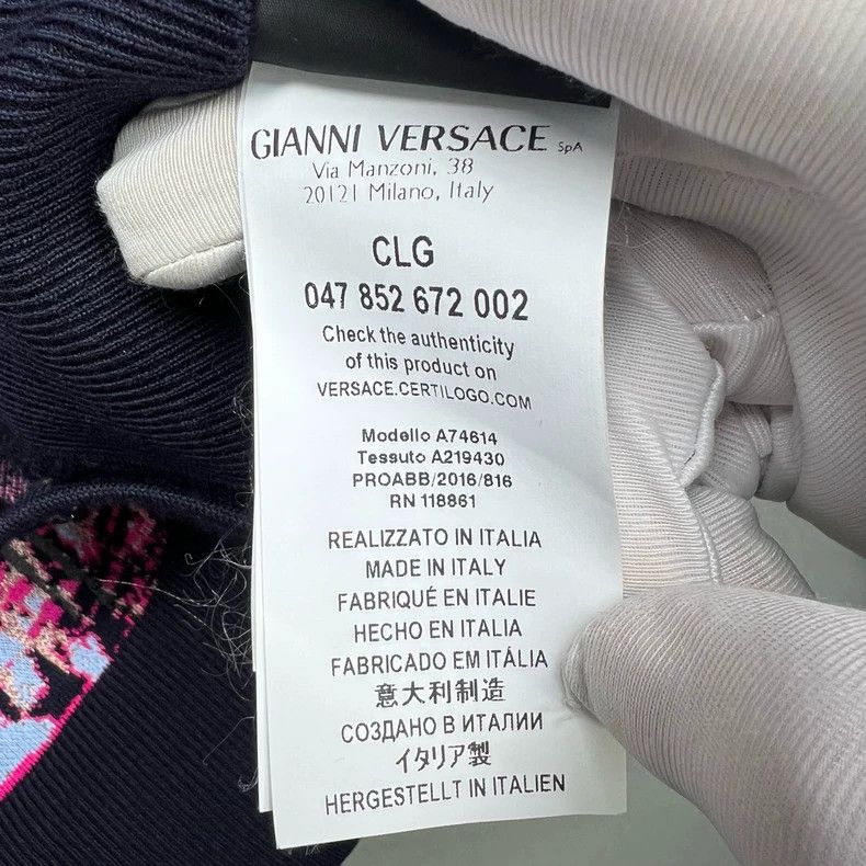 Versace Versace Contrasting breasted knitwear Size S / US 4 / IT 40 - 6 Thumbnail