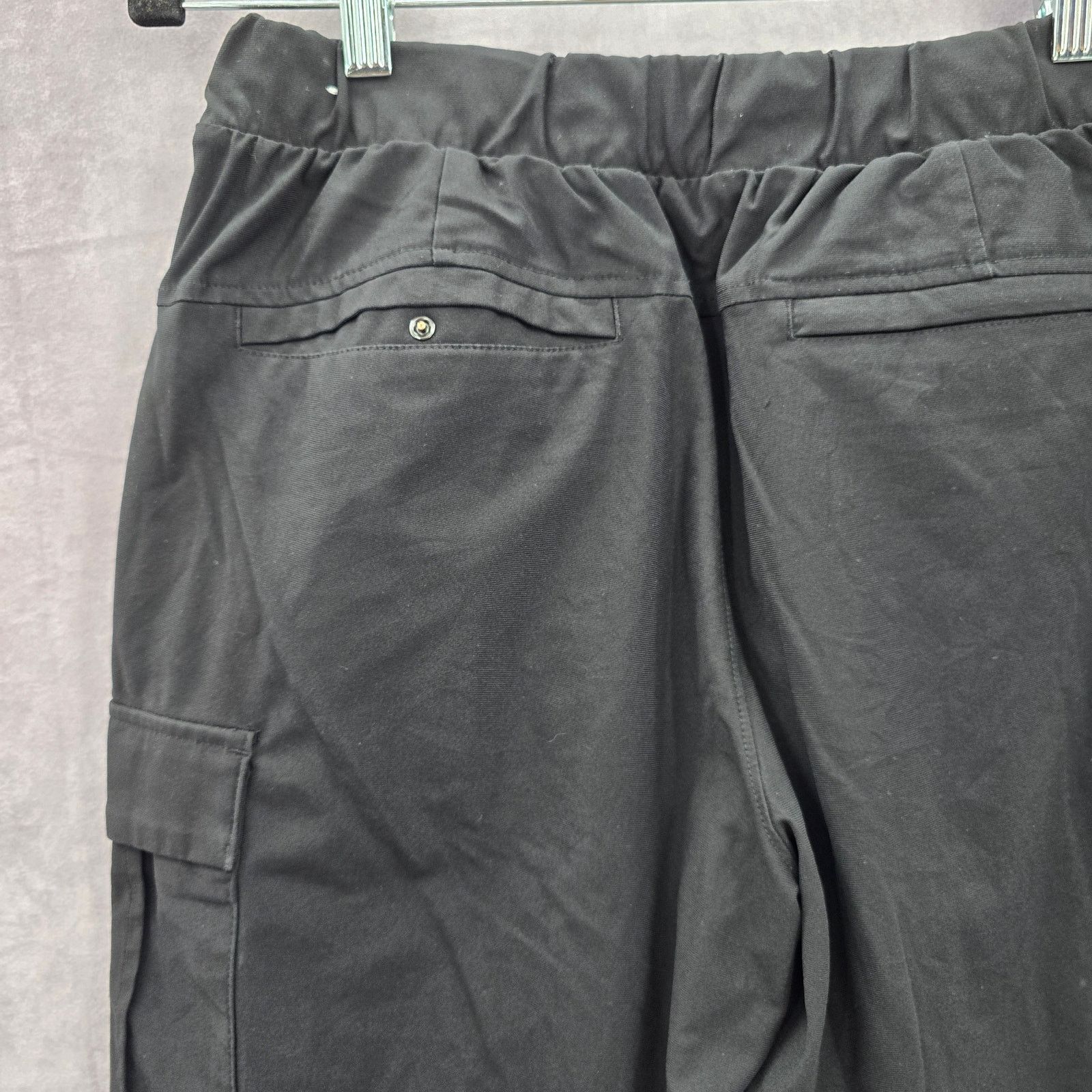 Old Navy Old Navy Black Flat Front Cargo Active Shorts Small Size 30" / US 8 / IT 44 - 4 Thumbnail