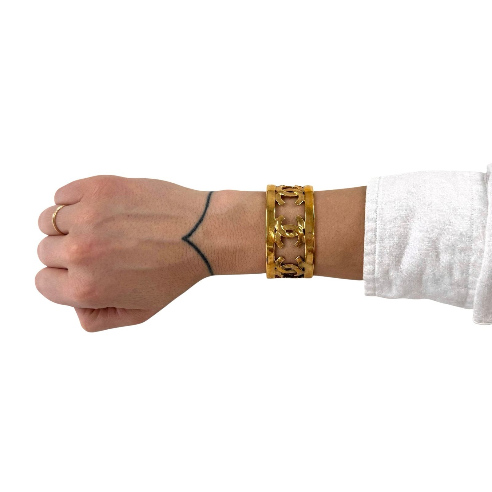 Chanel Chanel Vintage CC Bangle Size ONE SIZE - 2 Thumbnail