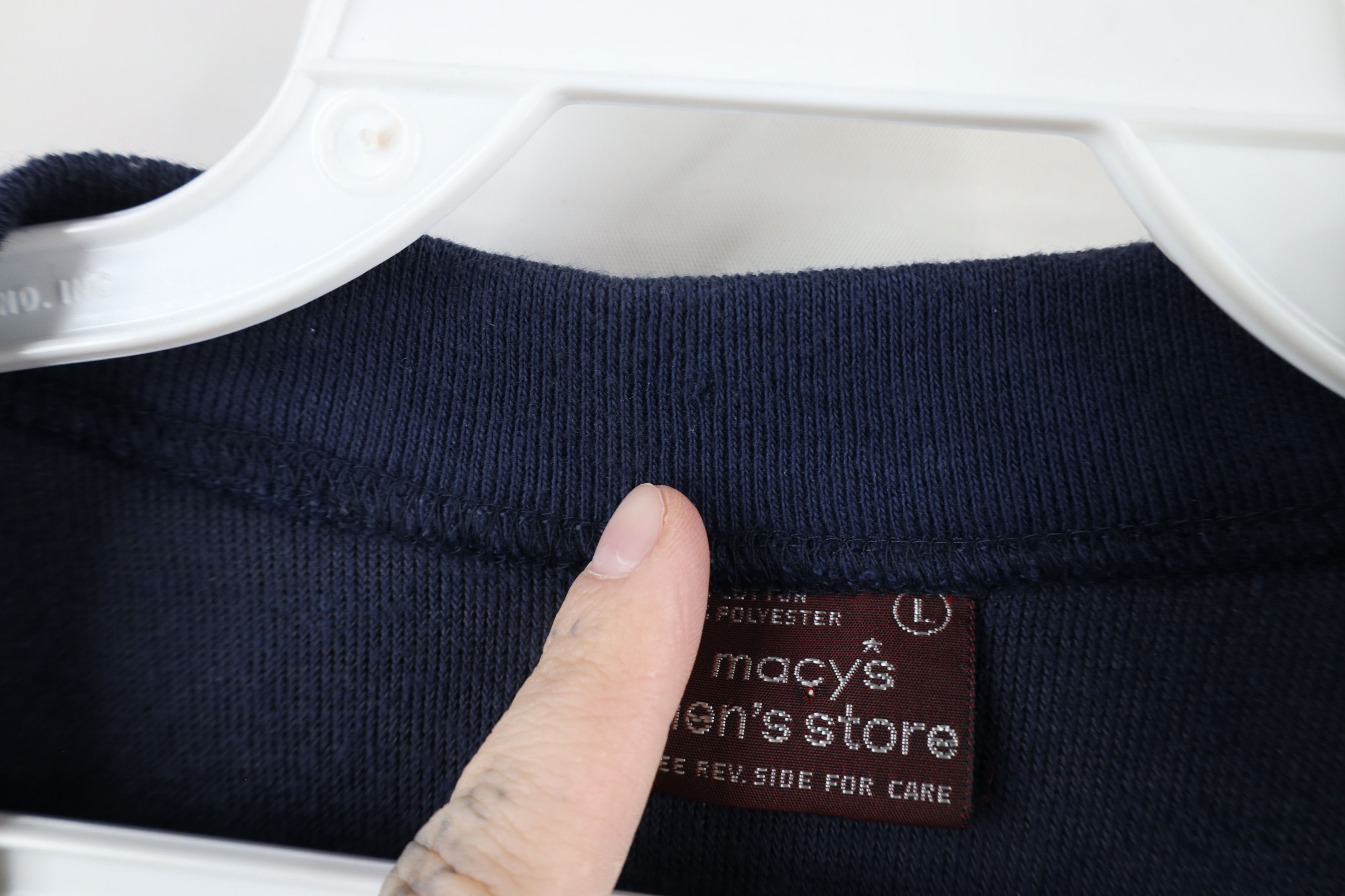 Vintage Vintage 70s Macys Velvet Velour V-Neck Sweater Navy Blue Size US L / EU 52-54 / 3 - 5 Thumbnail