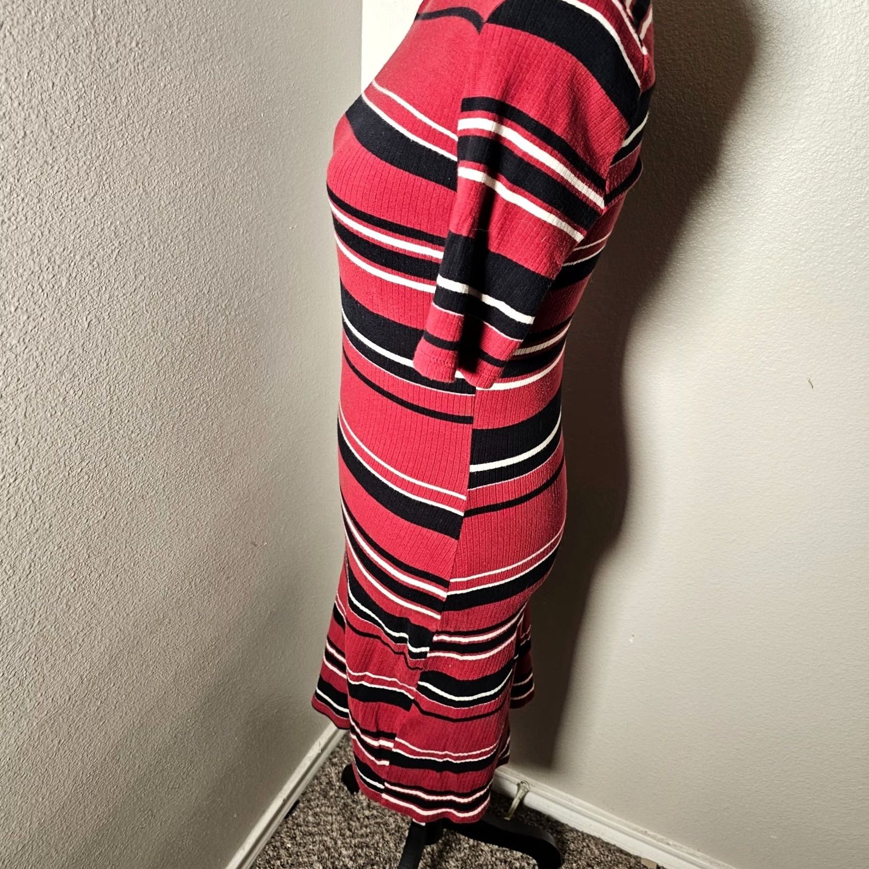 H&M Divided by H&M Dress Women Red Striped 3/4 Sleeve Round Neck Holiday Size 14 Size XL / US 12-14 / IT 48-50 - 2 Thumbnail