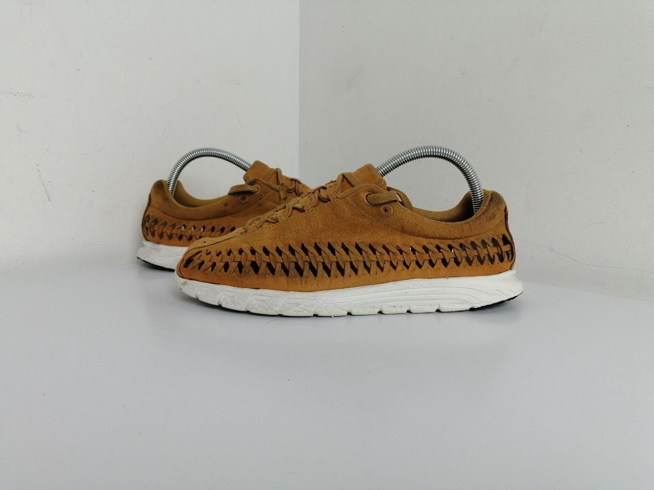 Nike Nike Mayfly Woven Low Suede Trainers Size US 8.5 / EU 41-42 - 1 Thumbnail