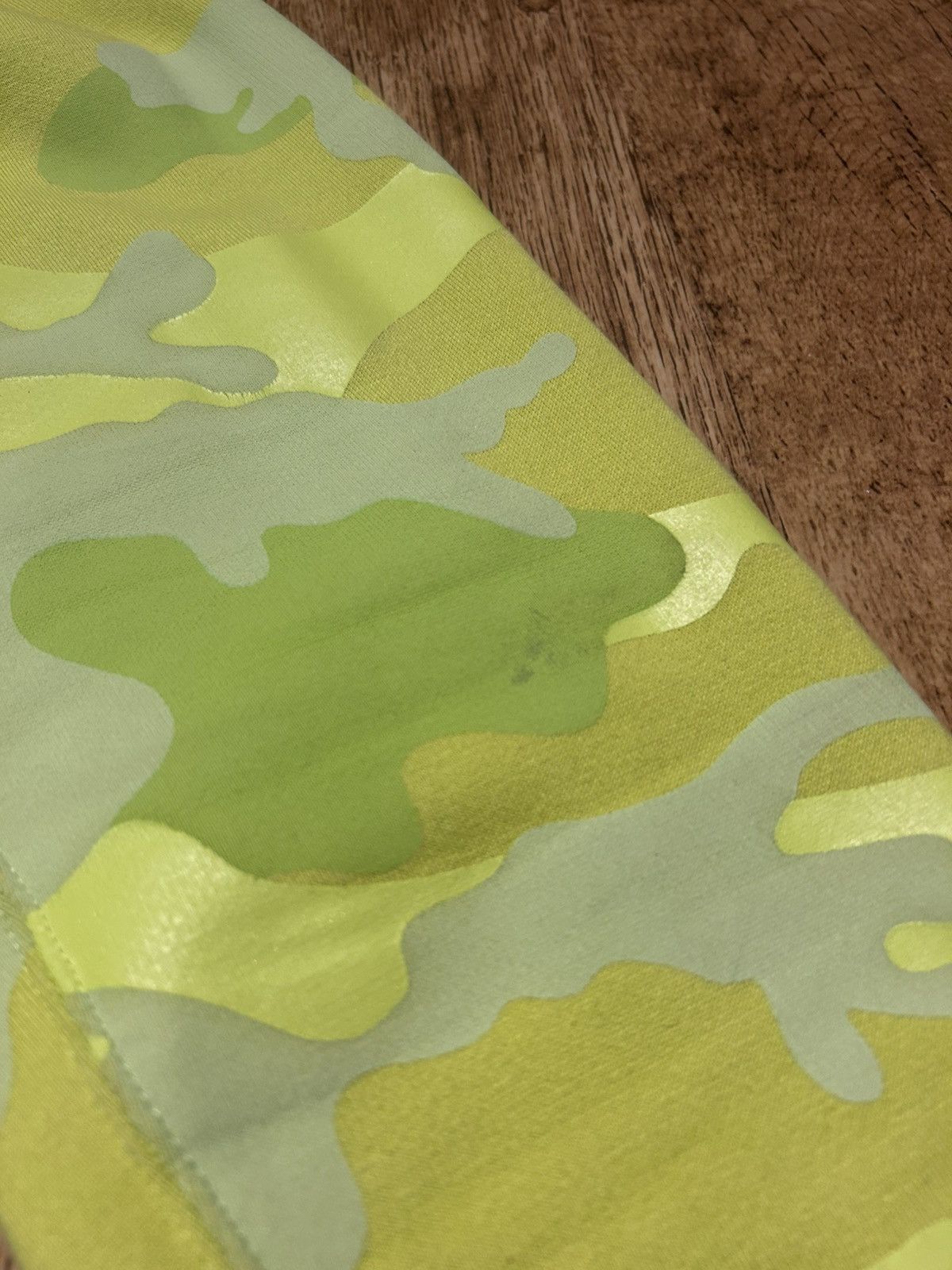 Valentino Valentino Neon Camouflage Sweatshirt - Medium Size US M / EU 48-50 / 2 - 7 Thumbnail