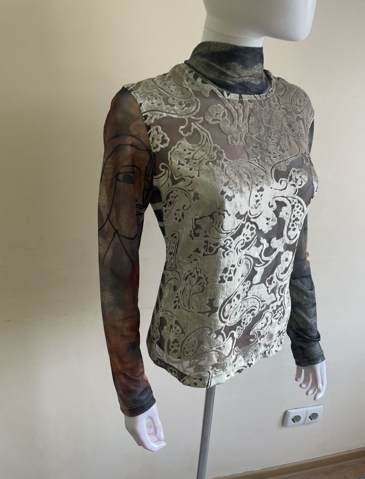 Desigual Desigual Mesh Top Long Sleeve Mock Neck Floral Script Size L / US 10 / IT 46 - 2 Thumbnail