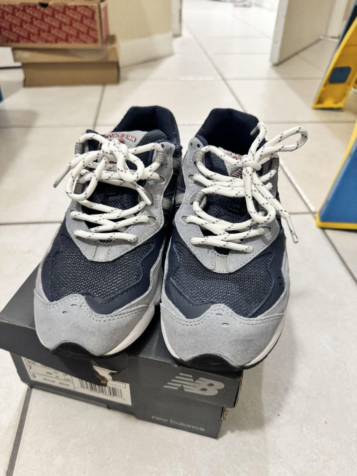 New Balance × No Vacancy Inn New Balance 850 x No Vacancy Inn Size US 7 / EU 40 - 2 Thumbnail