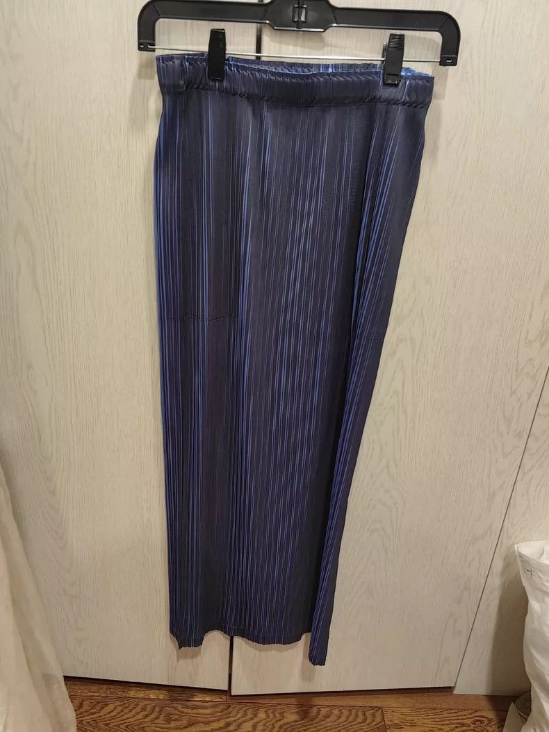 Issey Miyake Issey Miyake size:5 Black pleated skirt Size 42" / US 20 - 1 Thumbnail