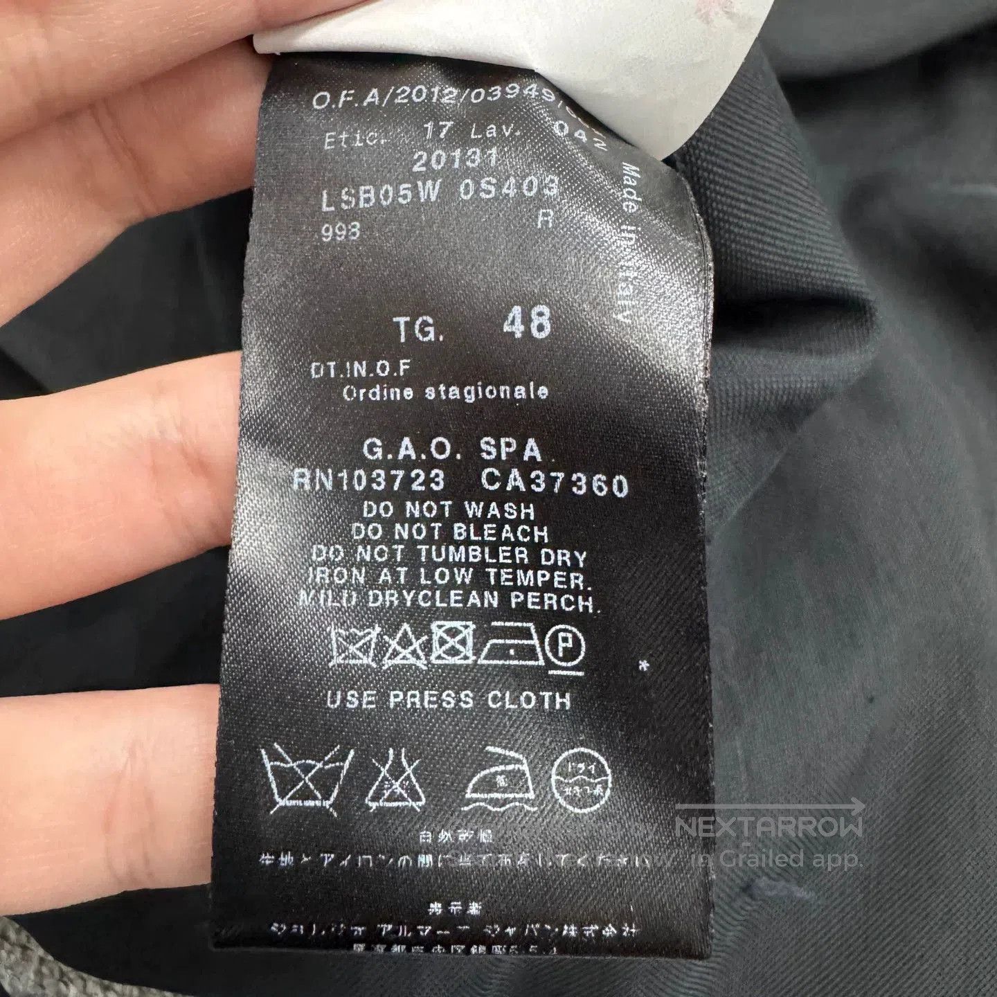 Giorgio Armani GIORGIO ARMANI Double-Breasted Coat. Size US M / EU 48-50 / 2 - 6 Thumbnail