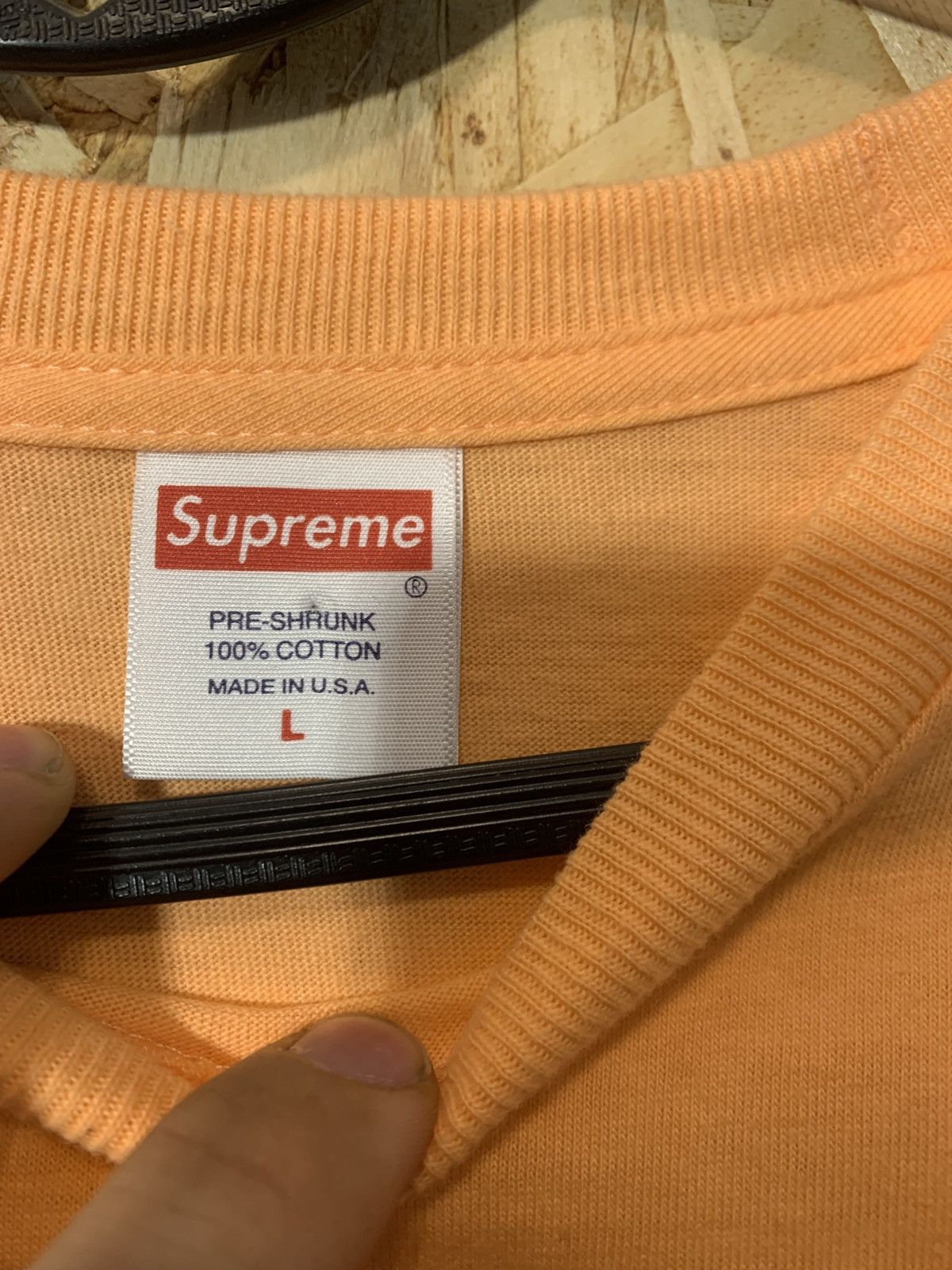 Supreme Supreme peach r shirt. Made in USA Size US L / EU 52-54 / 3 - 3 Thumbnail