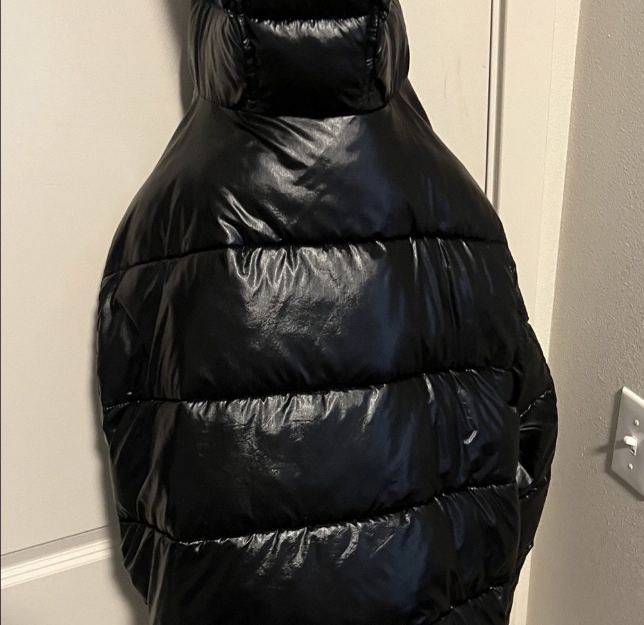 Tommy Hilfiger Tommy Hilfiger XL Black Glossy Puffer Jacket Size US XL / EU 56 / 4 - 6 Thumbnail