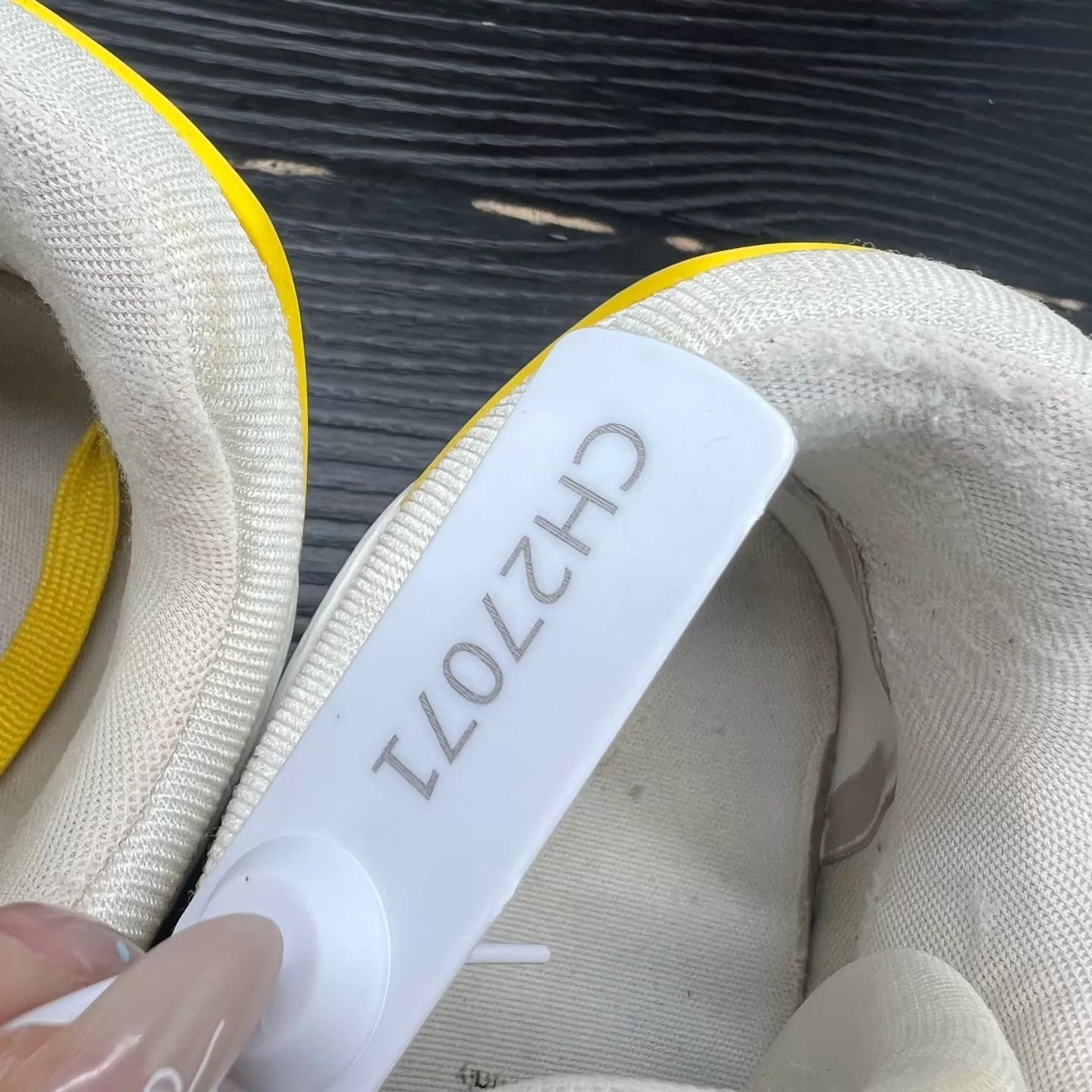 Louis Vuitton LV Trainer White Yellow 44 Size US 11 / EU 44 - 9 Thumbnail