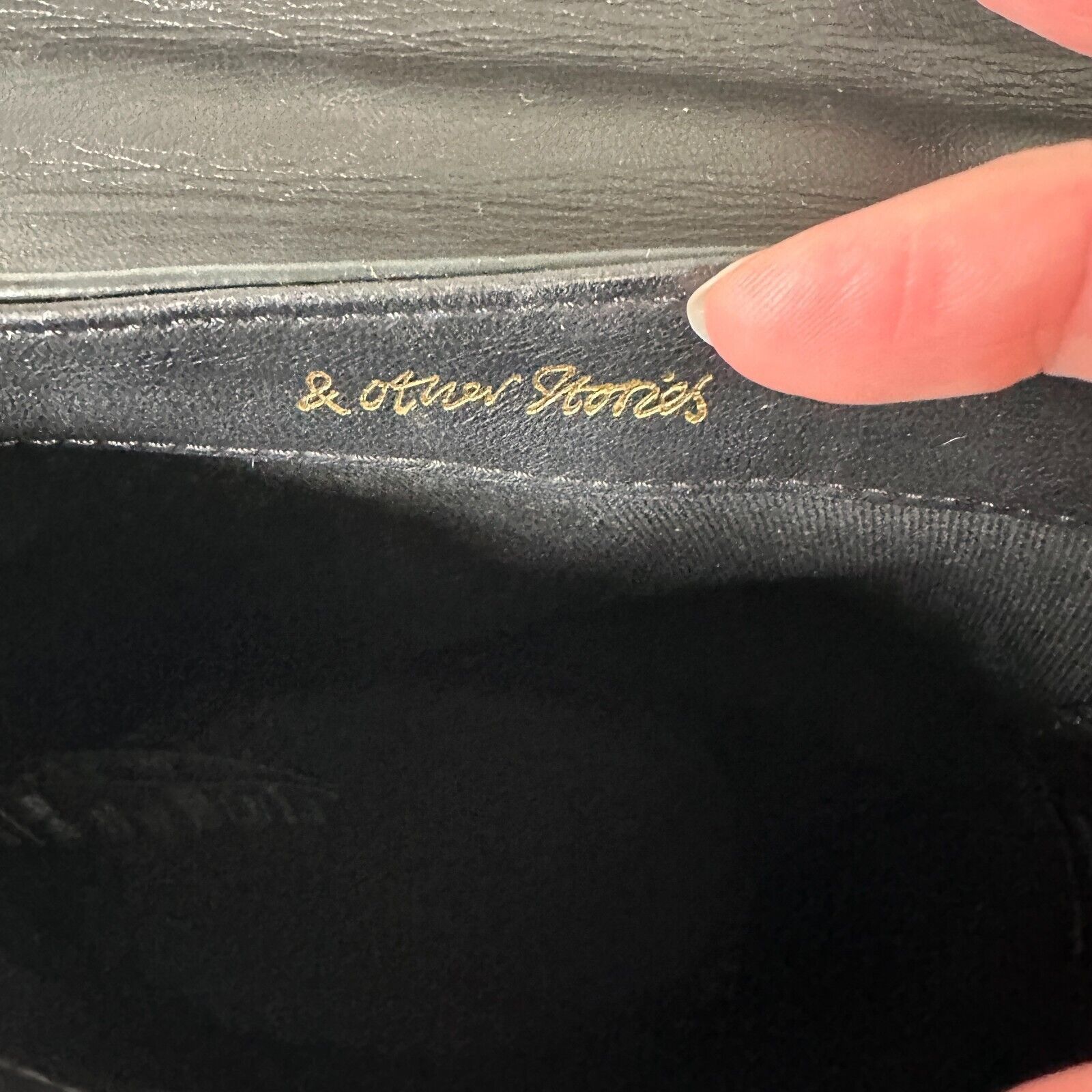 & Other Stories & Other Stories Black Scrunchy Handle Leather Barrel Purse Size ONE SIZE - 12 Thumbnail