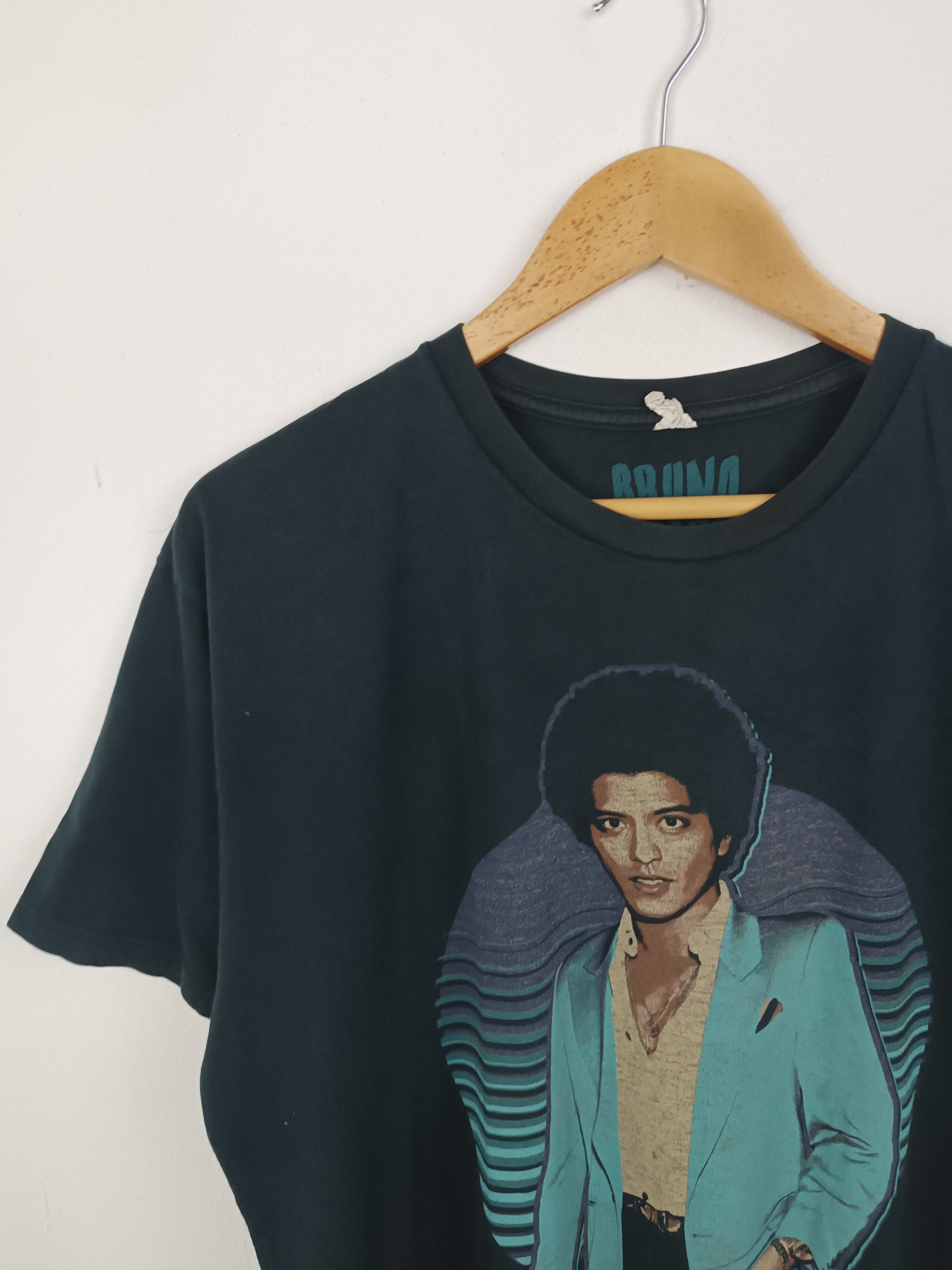 Rap Tees VINTAGE 2014 BRUNO MARS MOONSHINE JUNGLE drake beyonce Size US XL / EU 56 / 4 - 5 Thumbnail