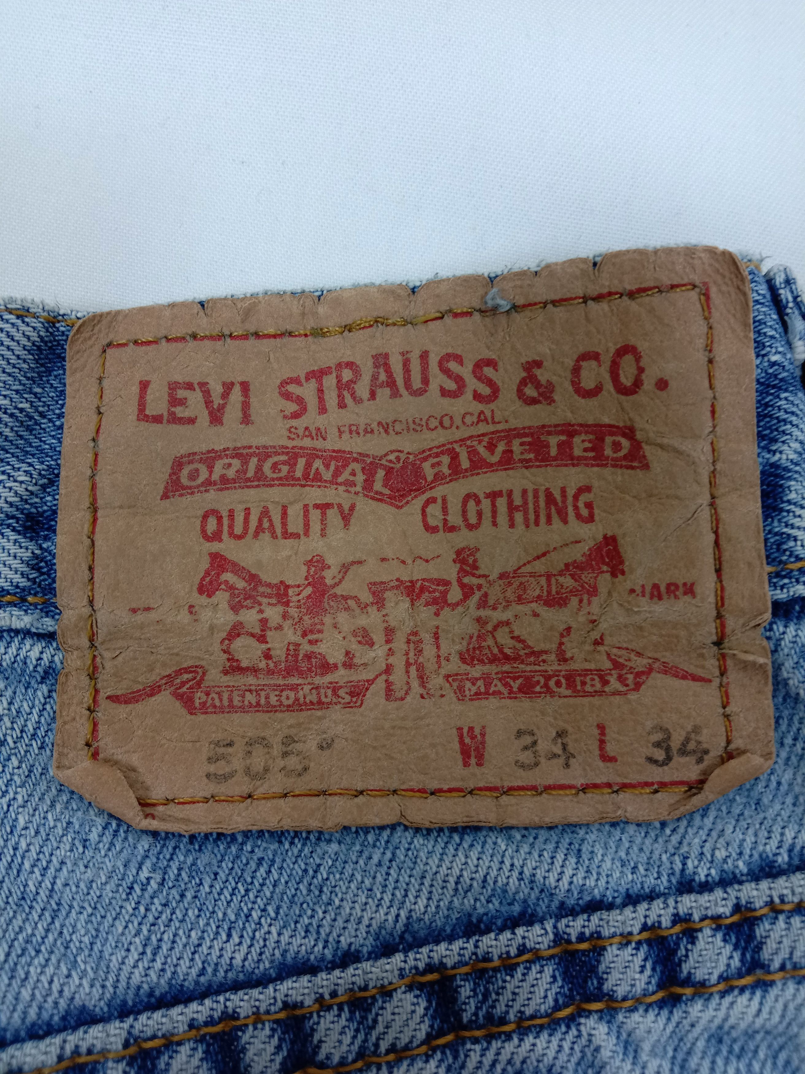 Levi's Vintage Levi's 505 Jeans Light Wash Distressed Denim Size US 33 - 13 Thumbnail